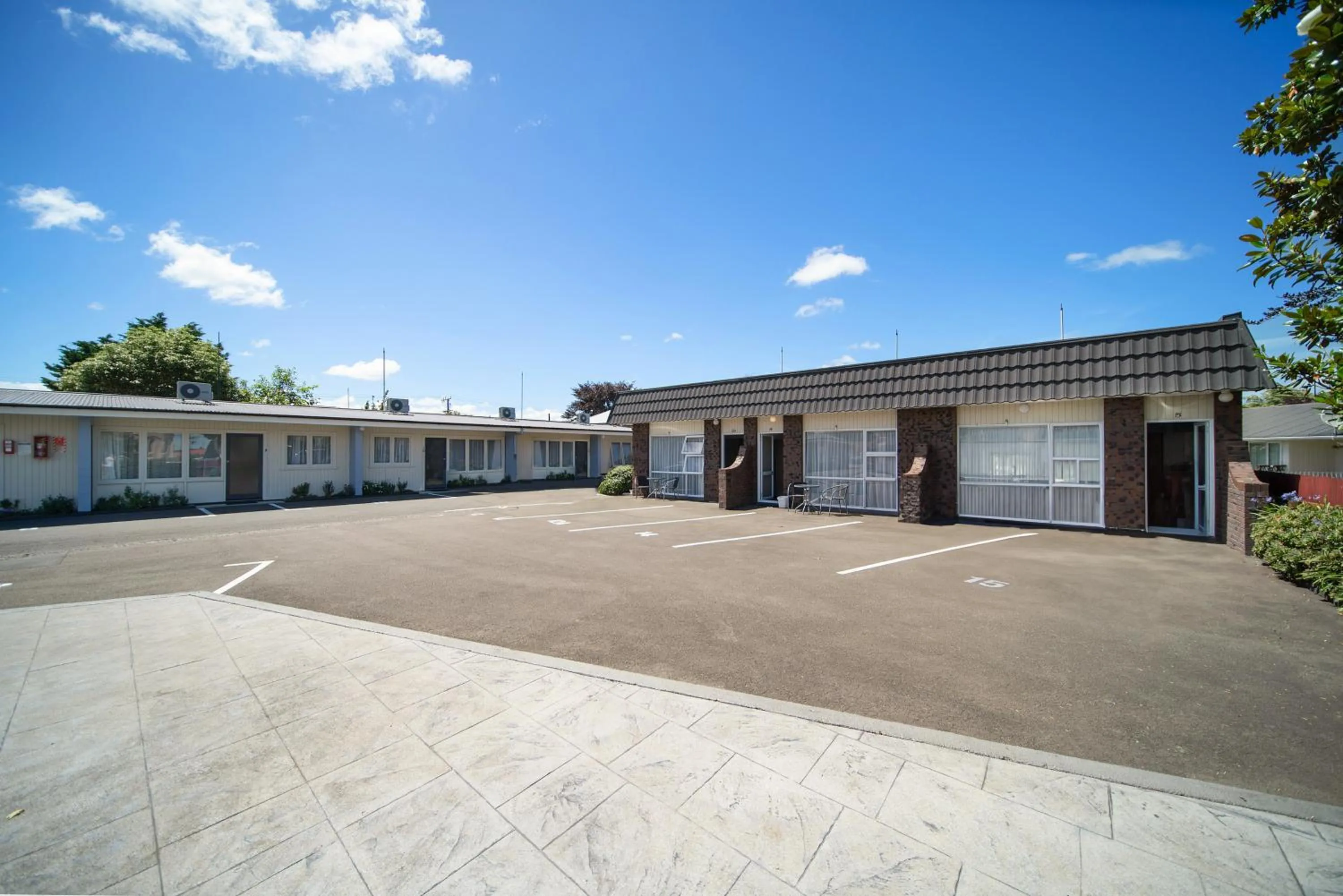 Property building in Viking Lodge Motel