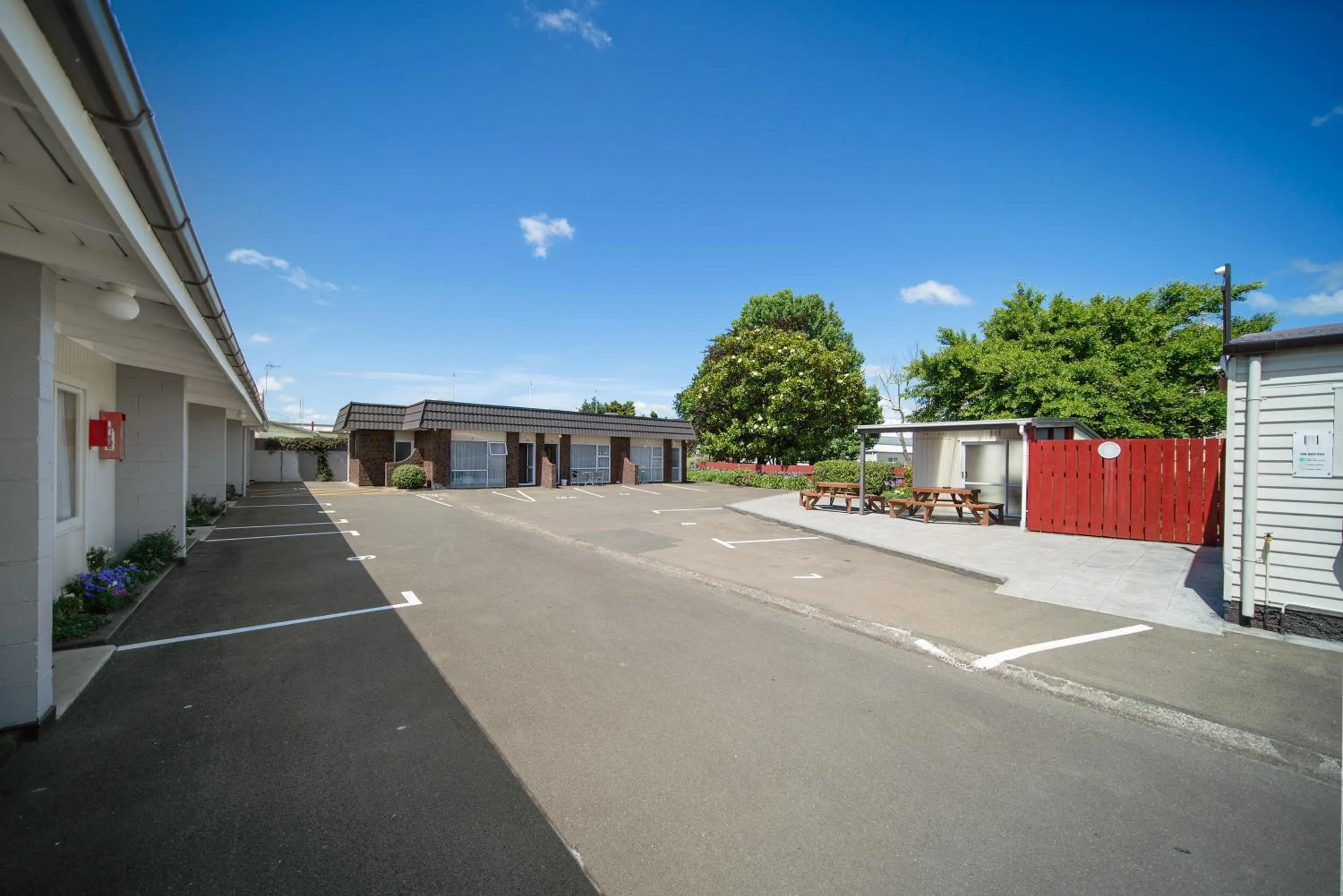 Property building in Viking Lodge Motel