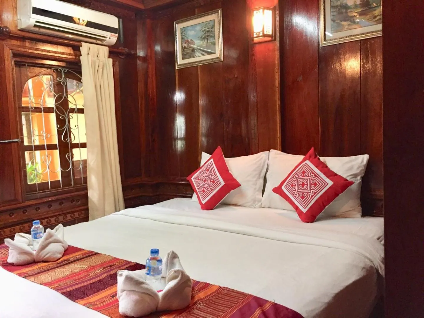 Photo of the whole room, Bed in Soutikone1 Guesthouse