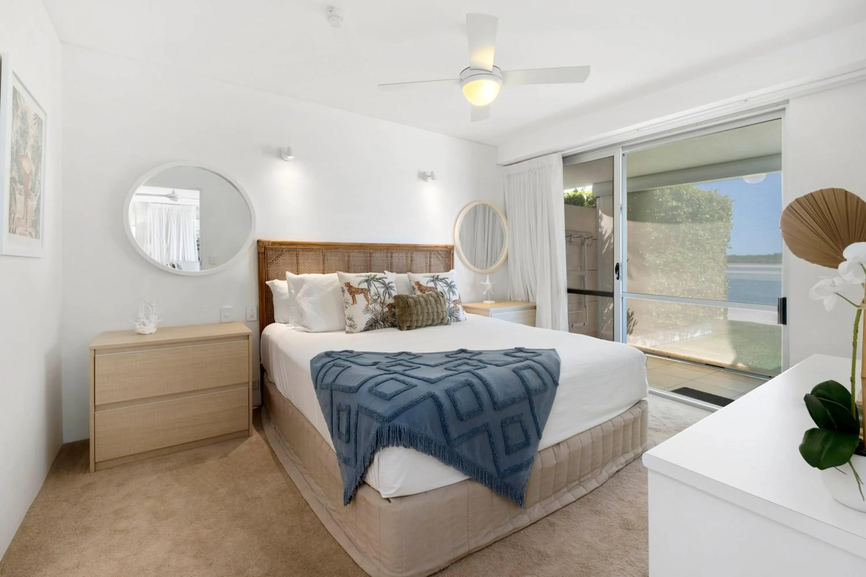 Bed in Las Rias Holiday Apartments