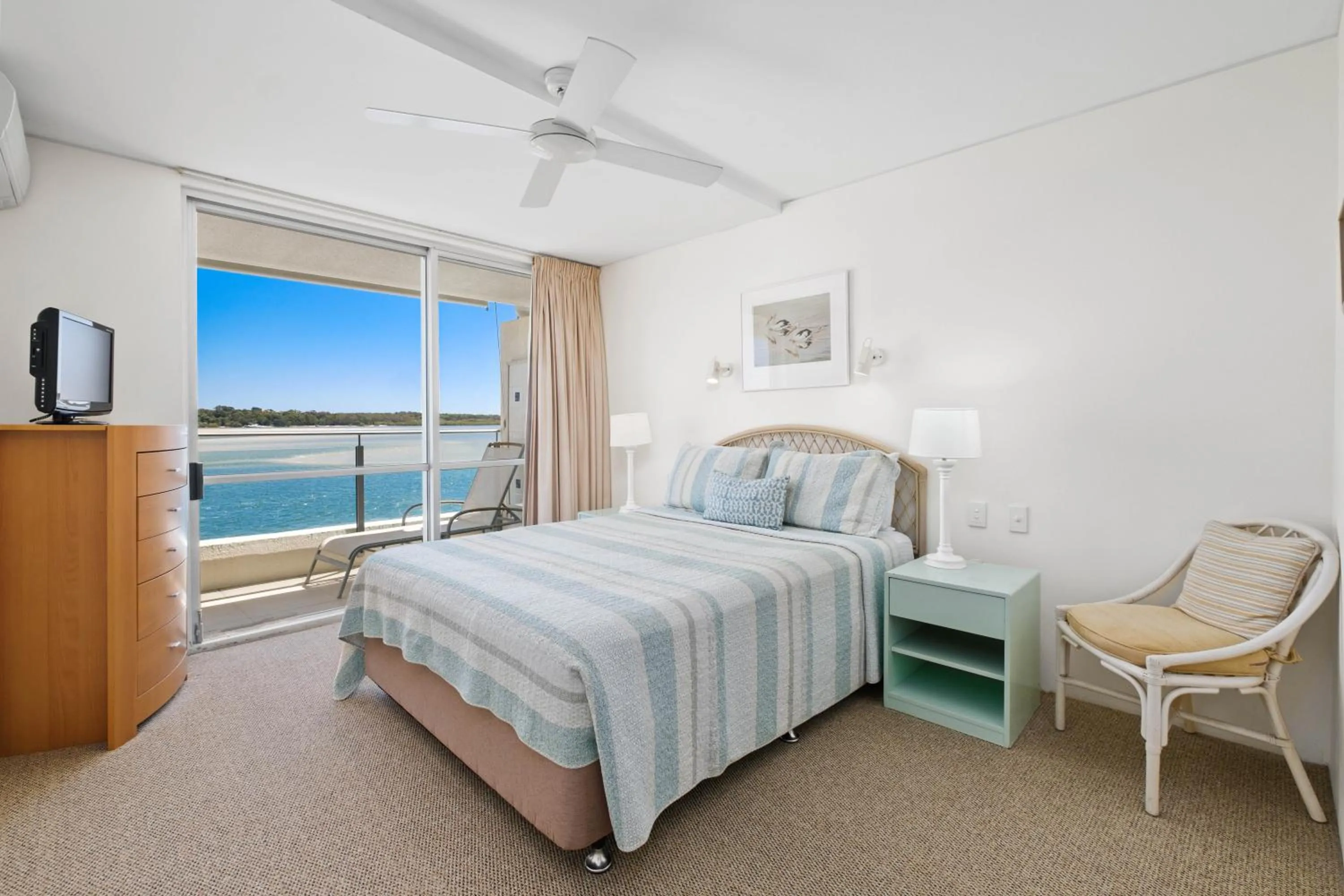 Bed in Las Rias Holiday Apartments