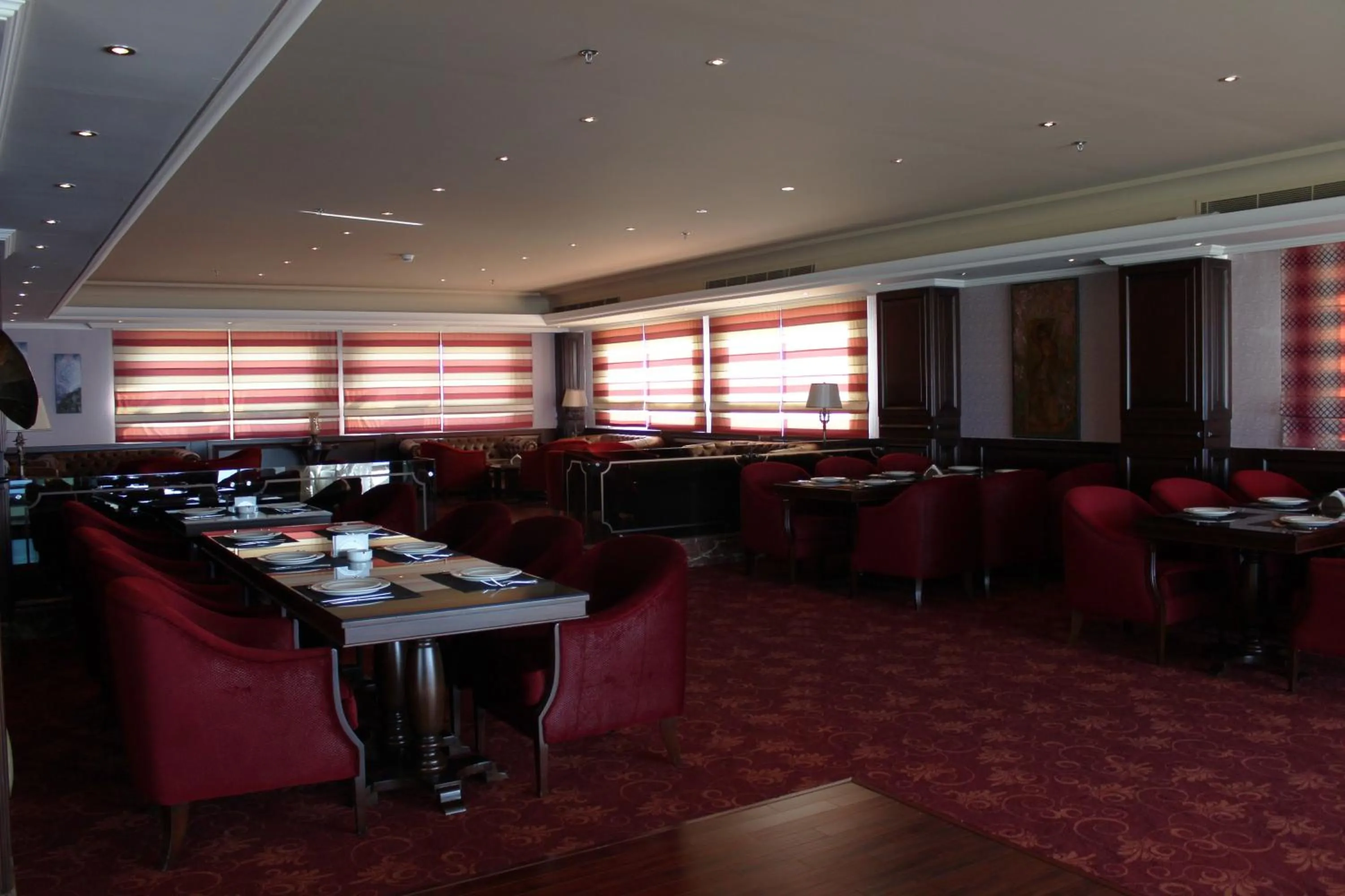 Restaurant/places to eat in Jiyeh Marina Resort Hotel & Chalets