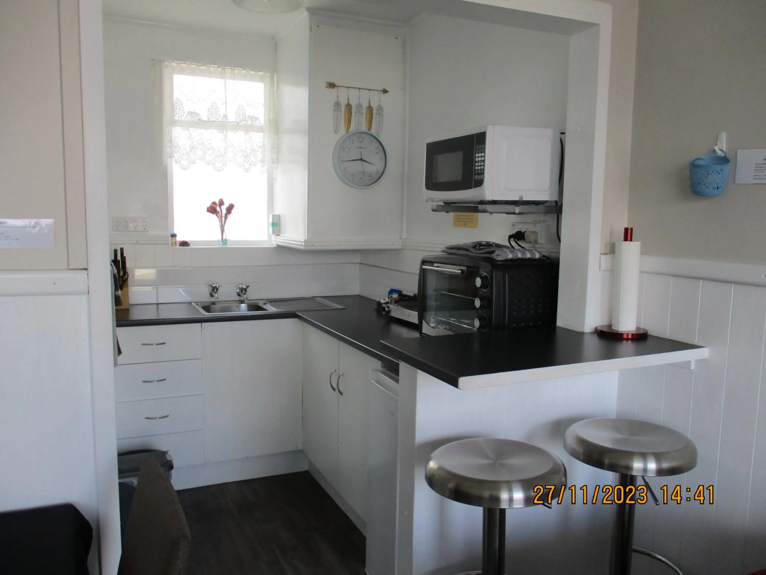 Kitchen or kitchenette in High Street Living Motel