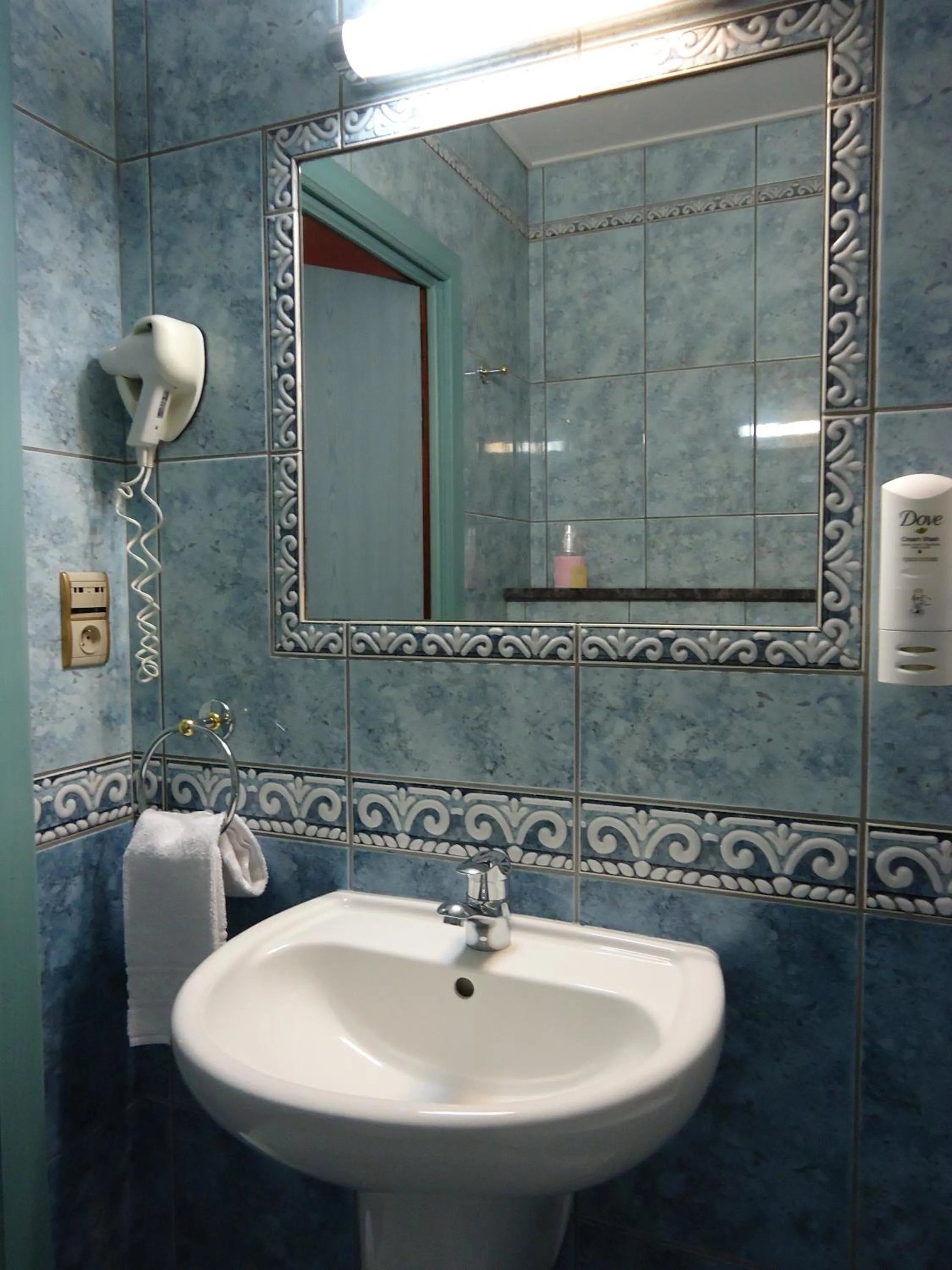 Bathroom in Hotel Le Pole Europeen