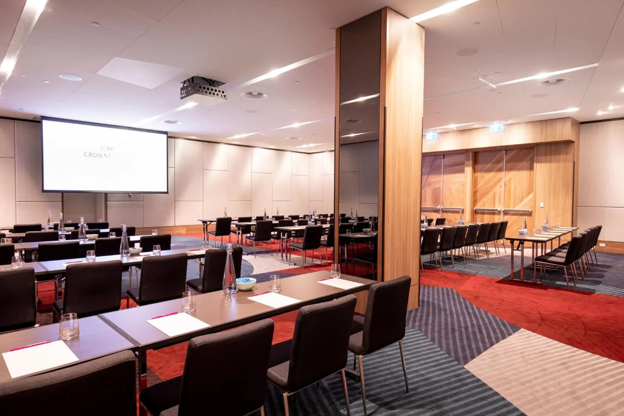 Meeting/conference room in Crowne Plaza Hobart by IHG