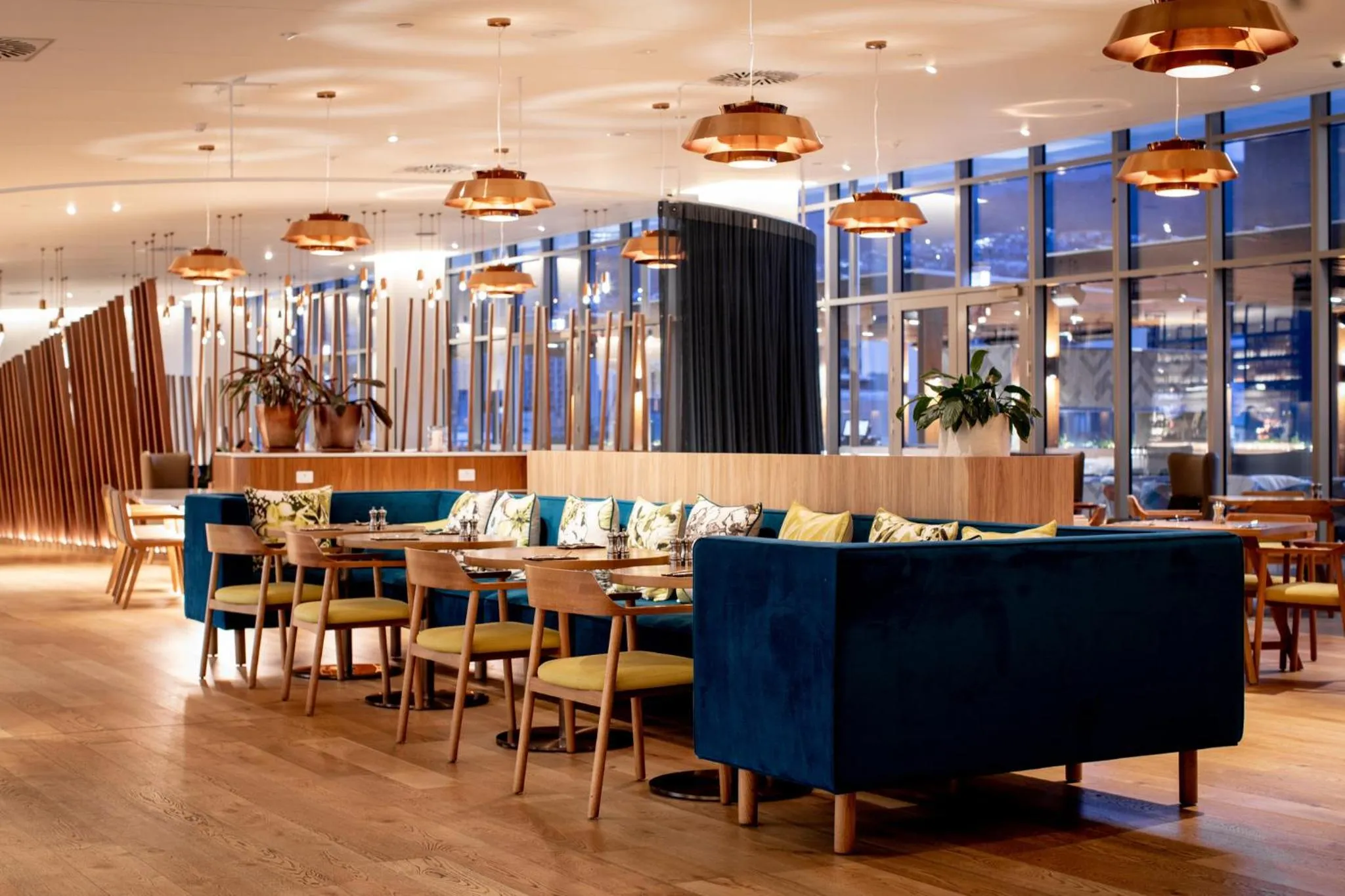 Restaurant/places to eat in Crowne Plaza Hobart by IHG