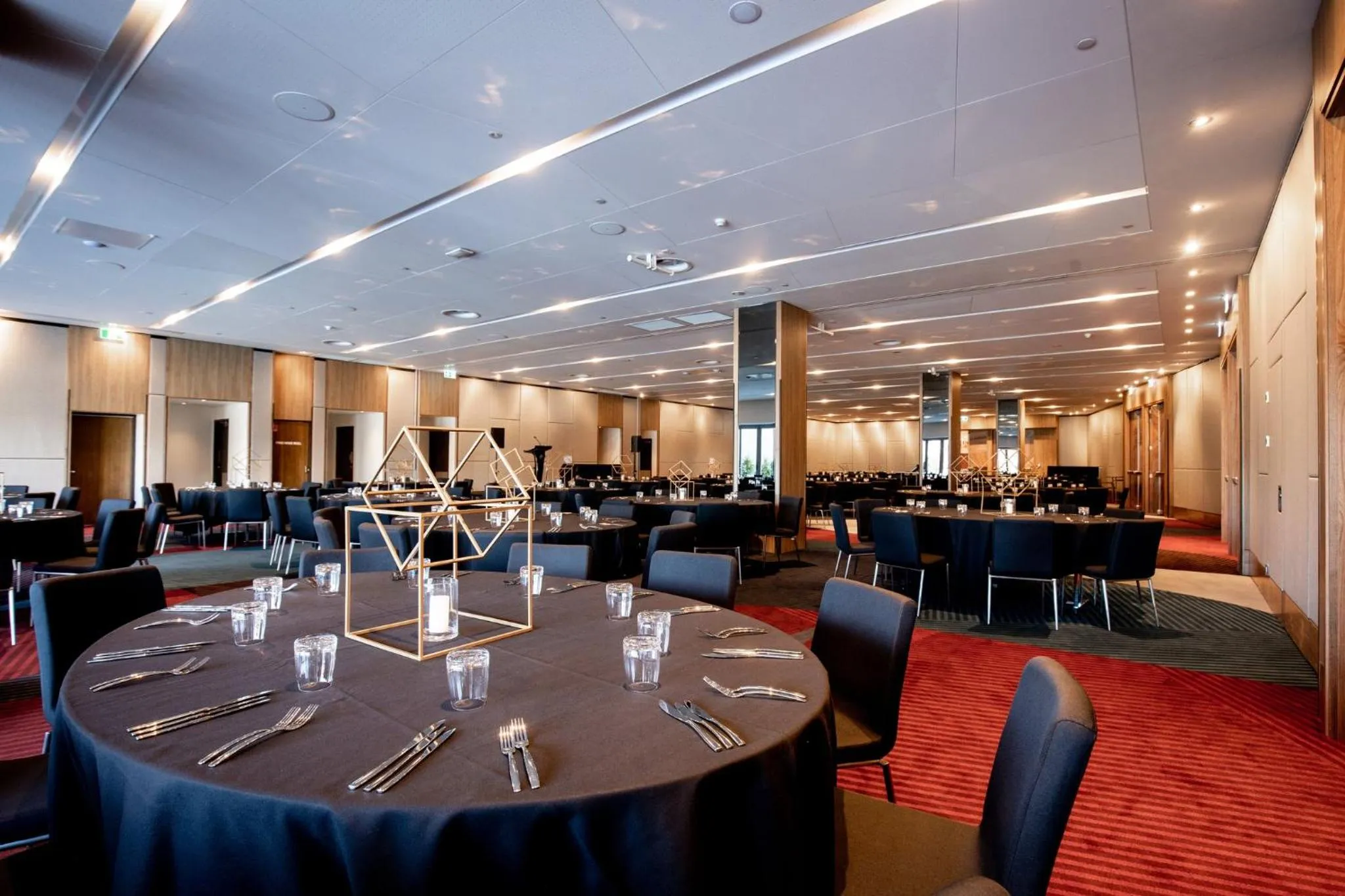 Meeting/conference room in Crowne Plaza Hobart by IHG