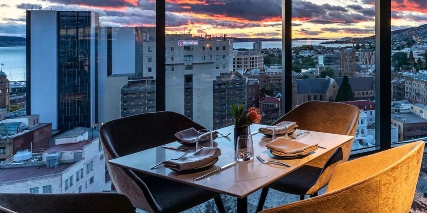 Restaurant/places to eat in Crowne Plaza Hobart by IHG