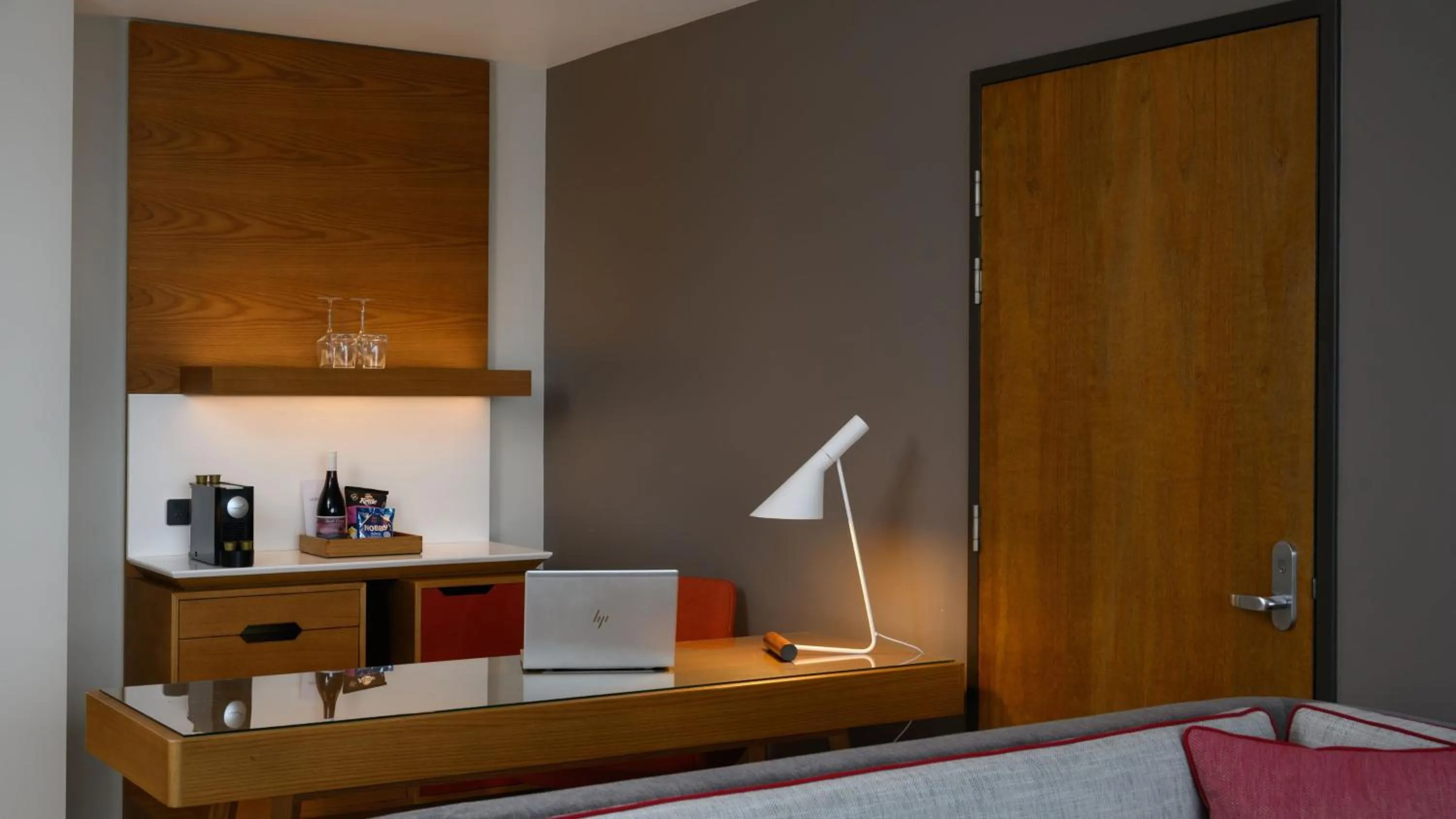 Photo of the whole room, Bed in Crowne Plaza Hobart by IHG