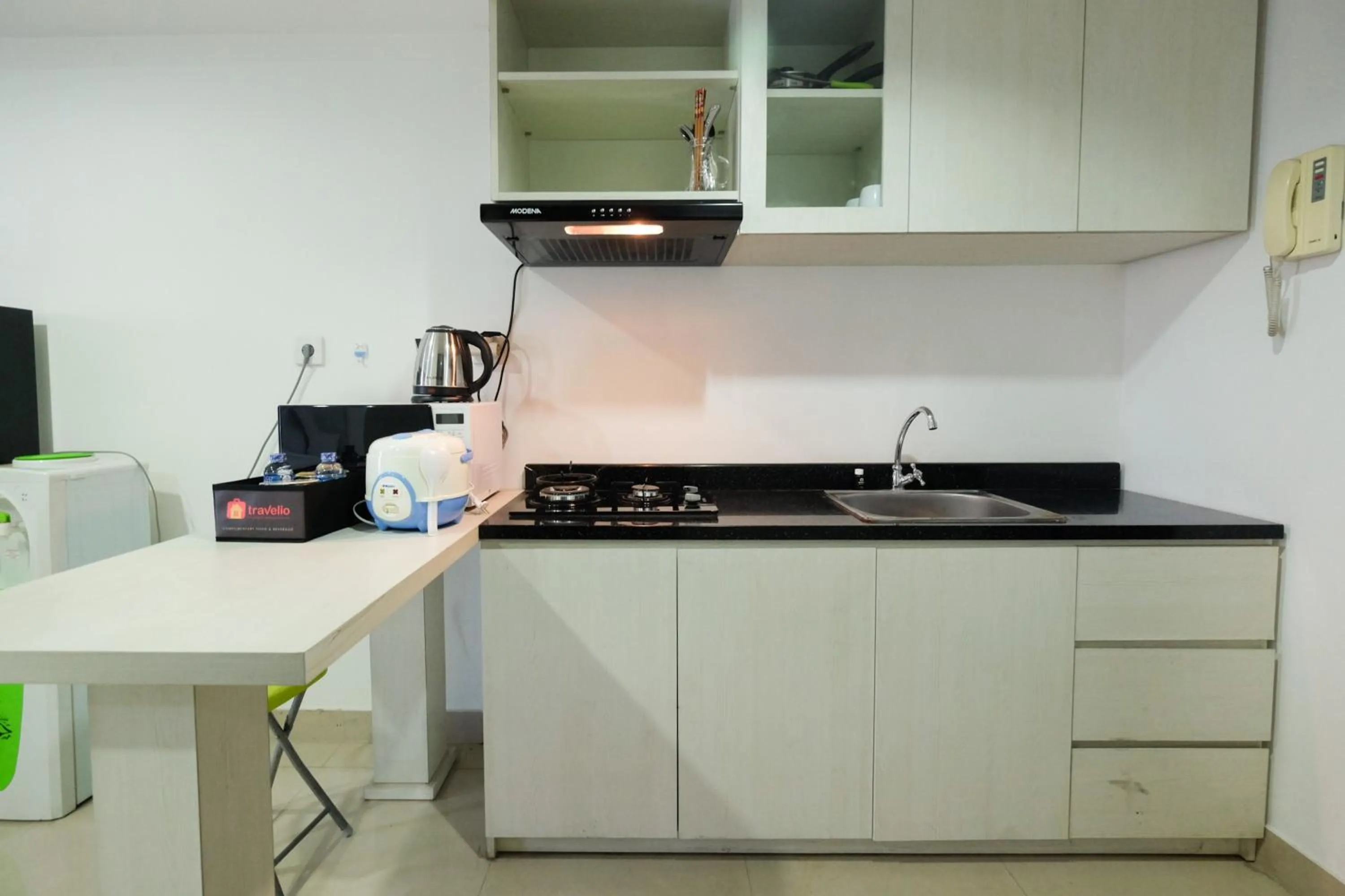 Exclusive Studio Tamansari The Hive Apartment in Strategic Location By Travelio