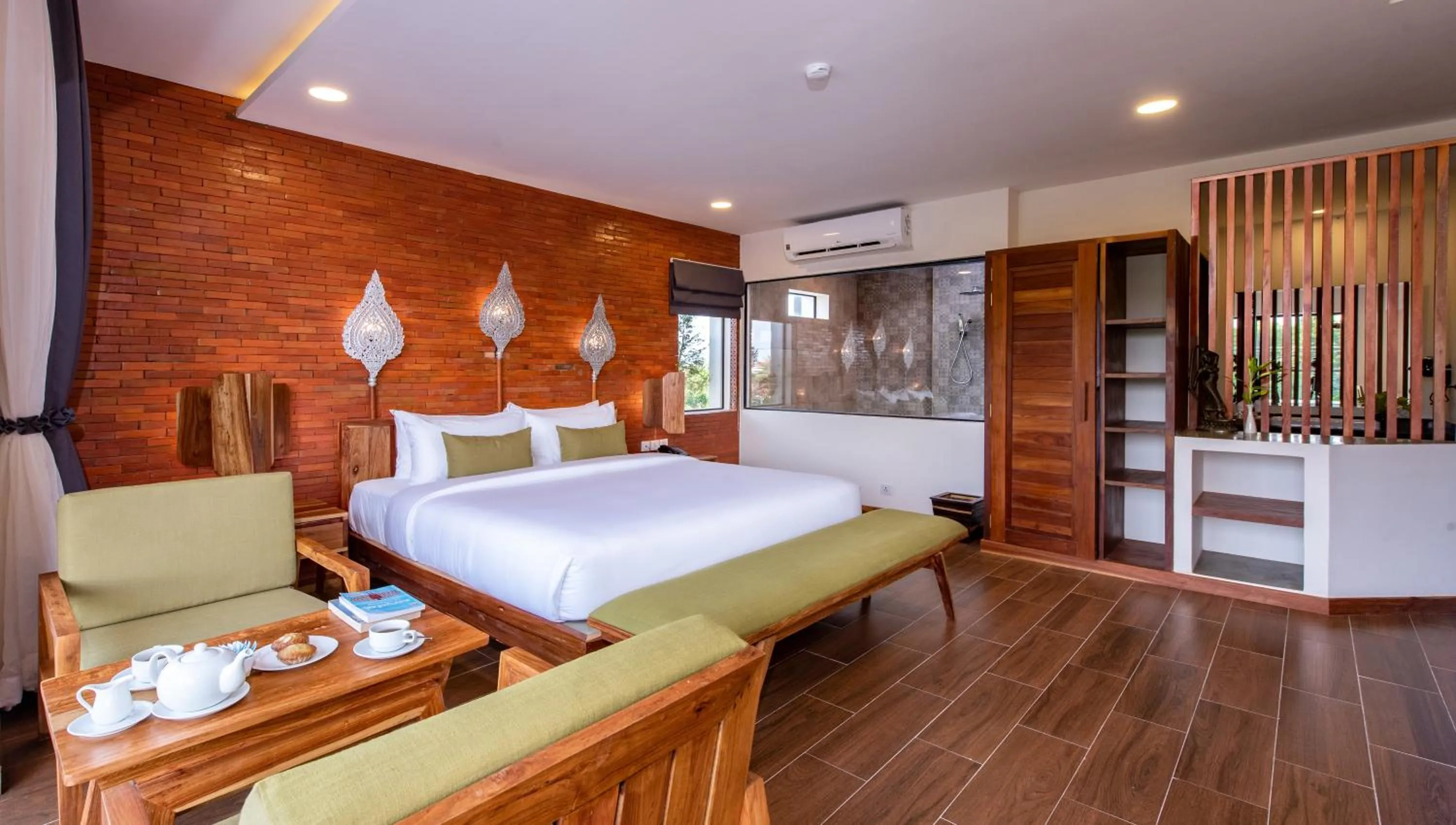 Photo of the whole room, Bed in Araya Angkor Residence
