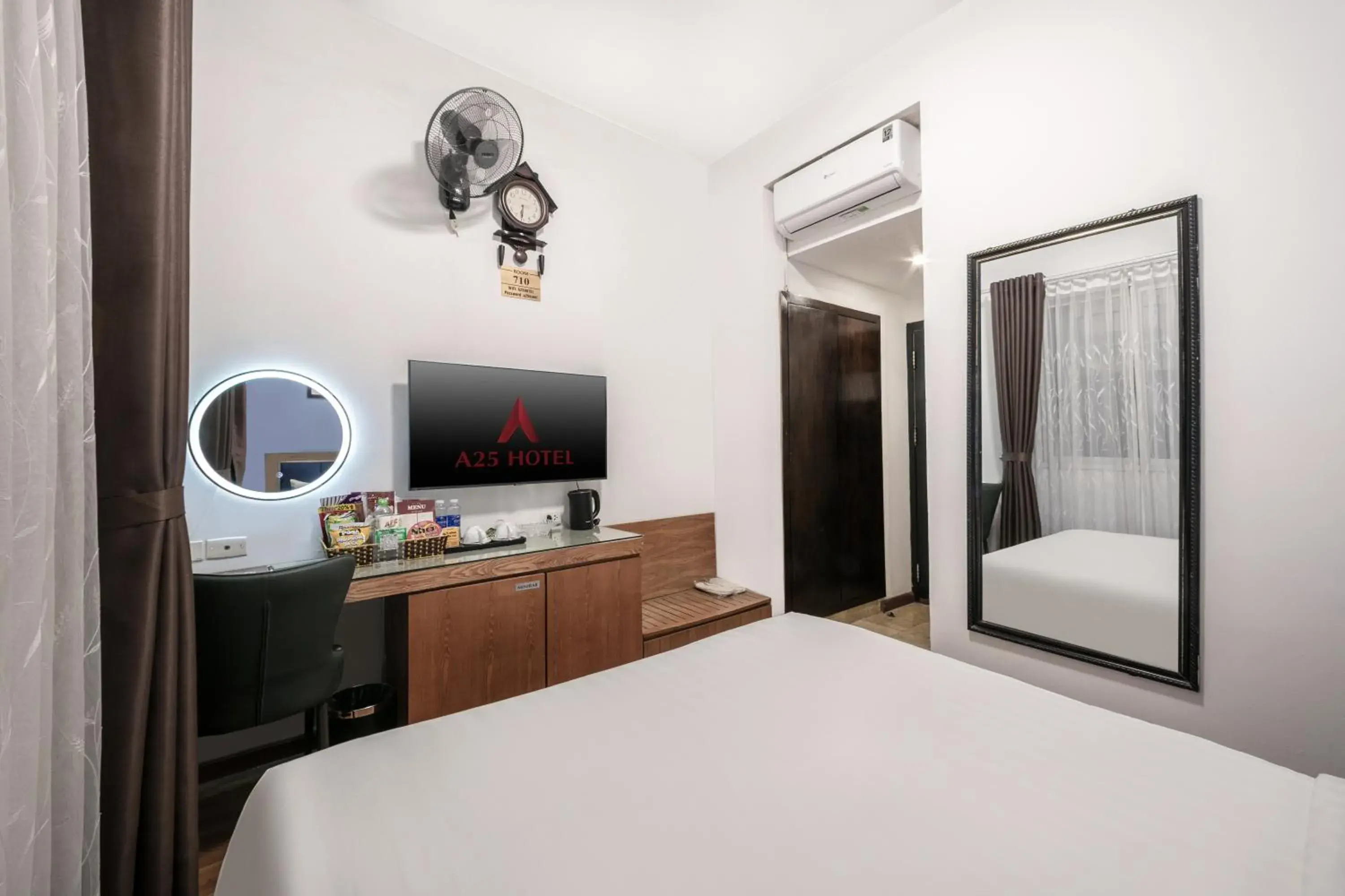 Superior Double Room in A25 Hotel - 12 Ngô Sỹ Liên Superior Double Room in A25 Hotel - 12 Ngô Sỹ Liên