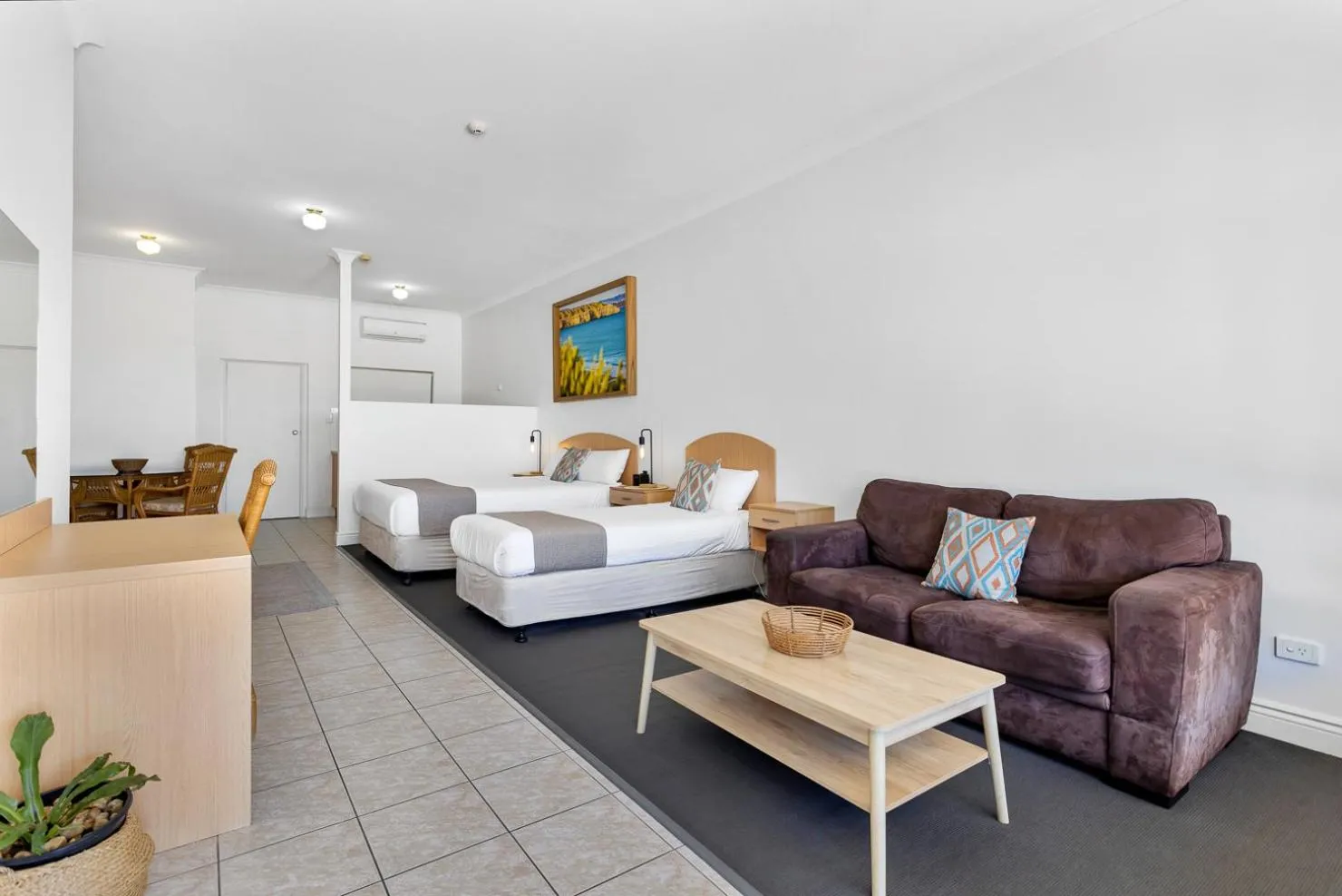 Living room in Coast Motel and Apartments