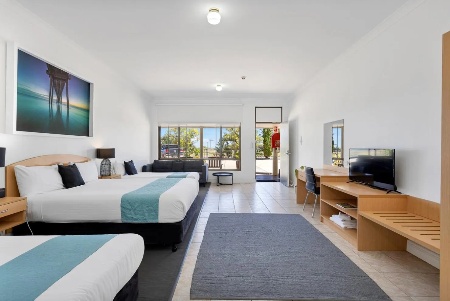 Photo of the whole room, Bed in Coast Motel and Apartments