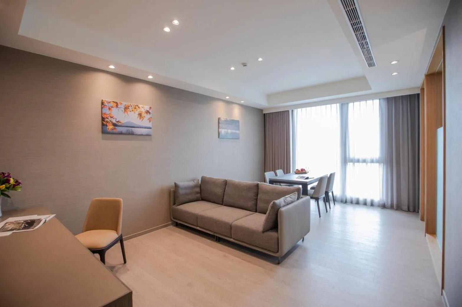 Living room in Jin Shi Hu Hotel