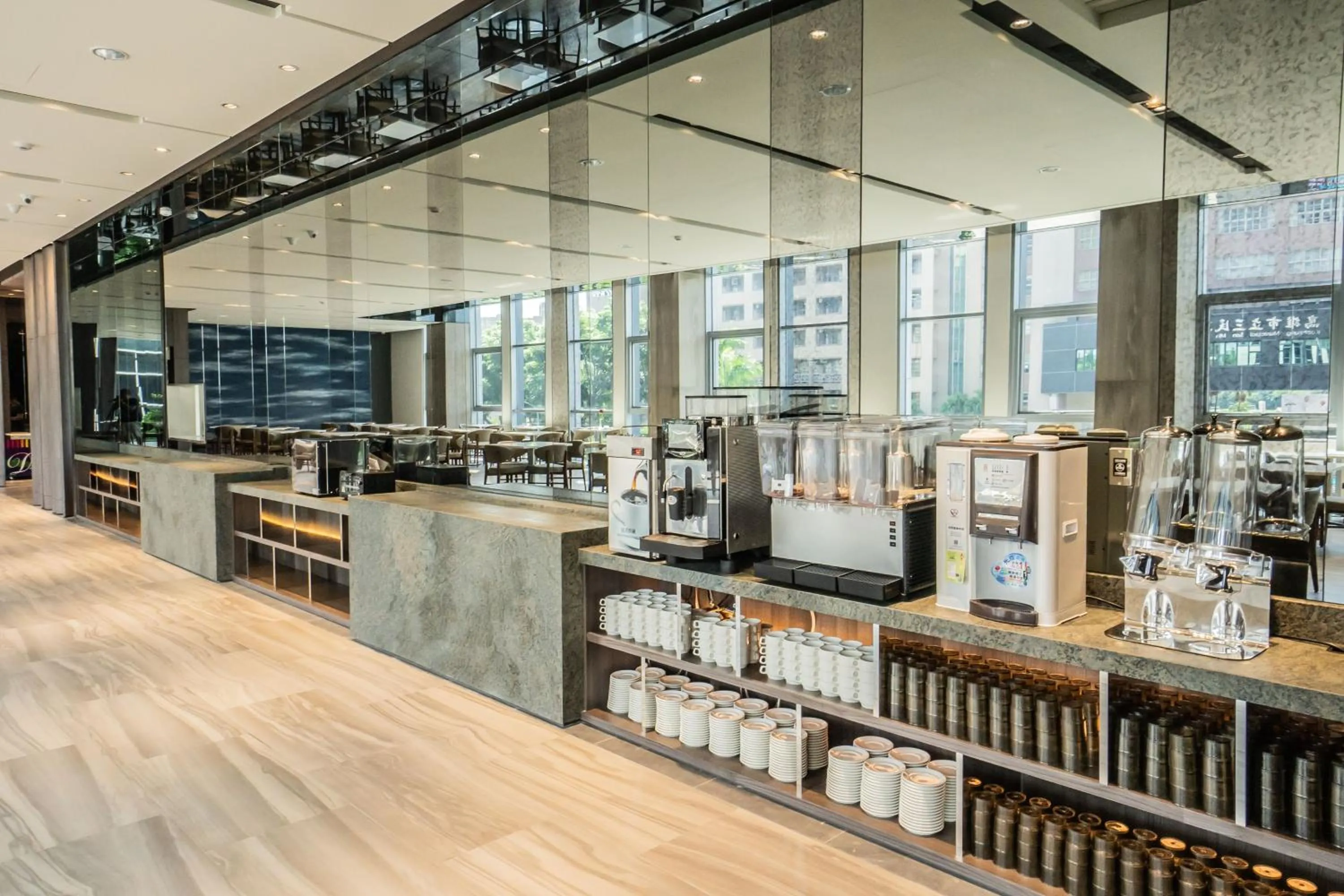 Buffet breakfast in Jin Shi Hu Hotel