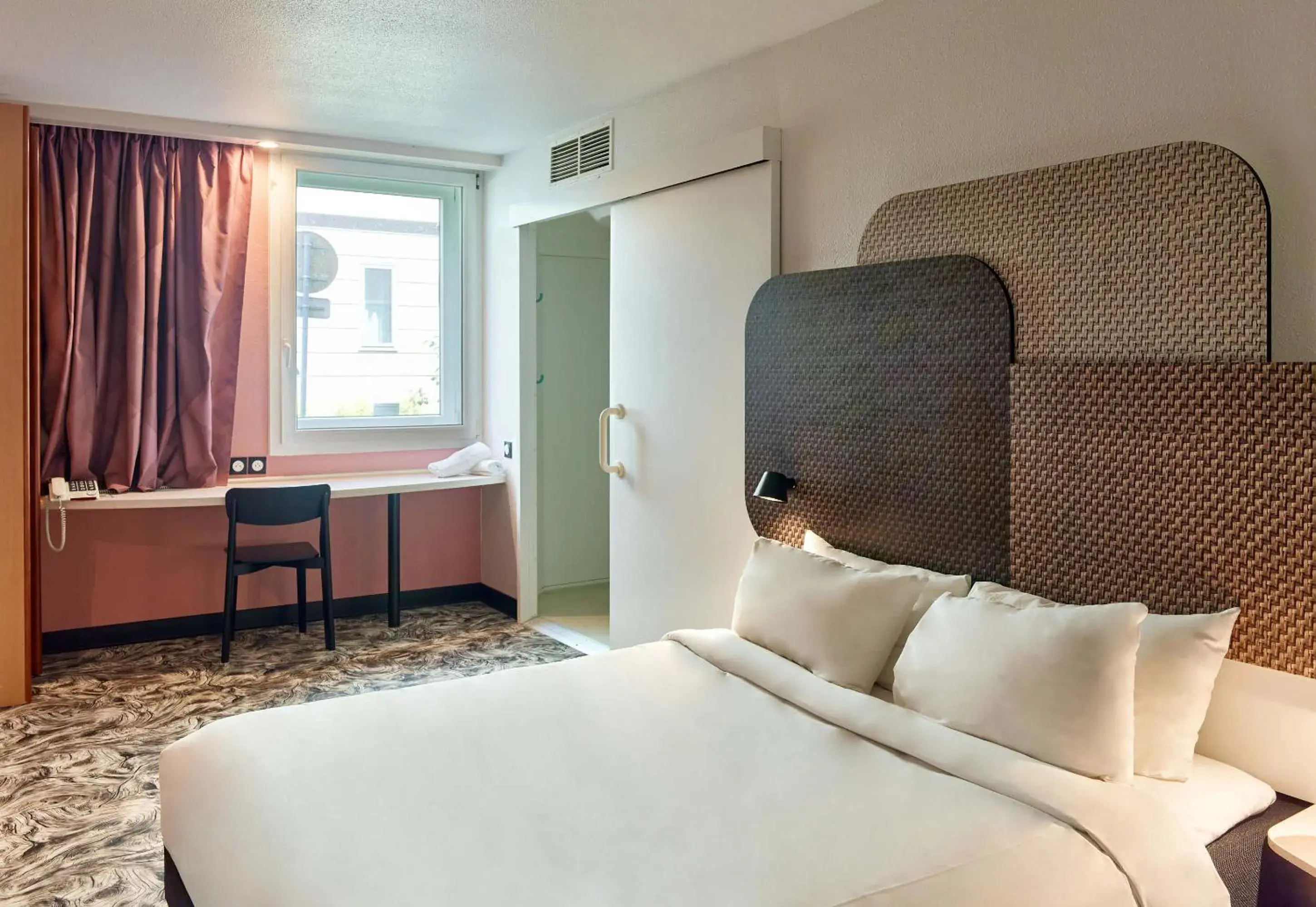 Double Room - Disability Access in B&B HOTEL Paris Nord 2 CDG Aéroport Double Room - Disability Access in B&B HOTEL Paris Nord 2 CDG Aéroport