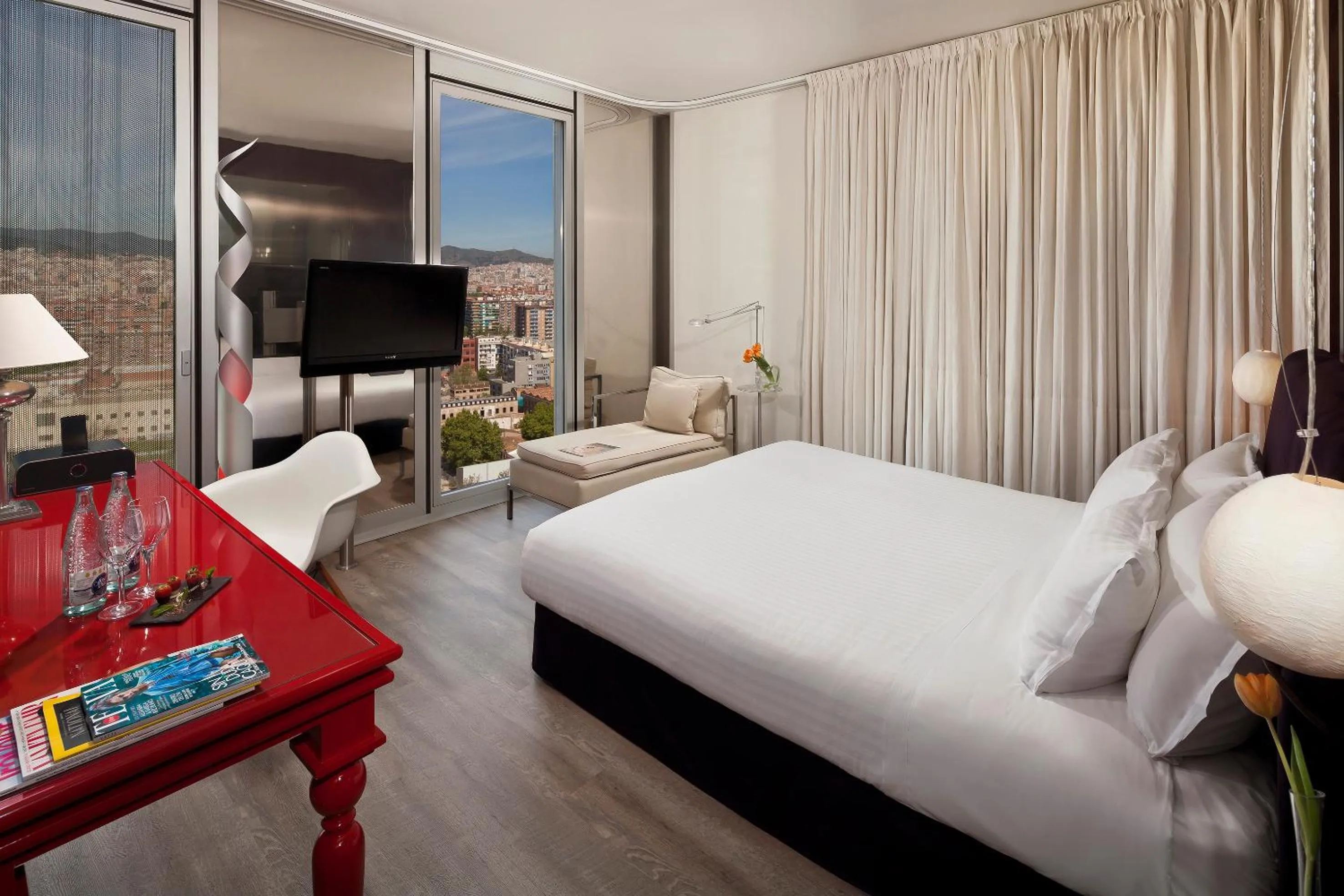 Bedroom, Bed in The Level at Melia Barcelona Sky