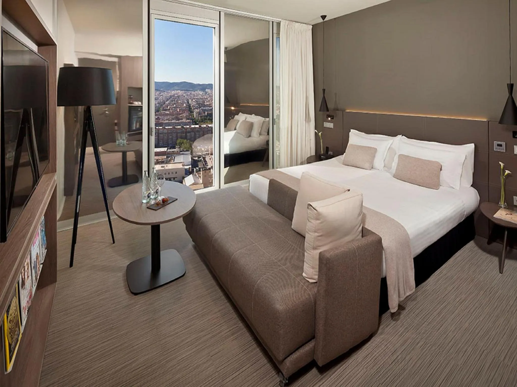 Photo of the whole room, Bed in The Level at Melia Barcelona Sky