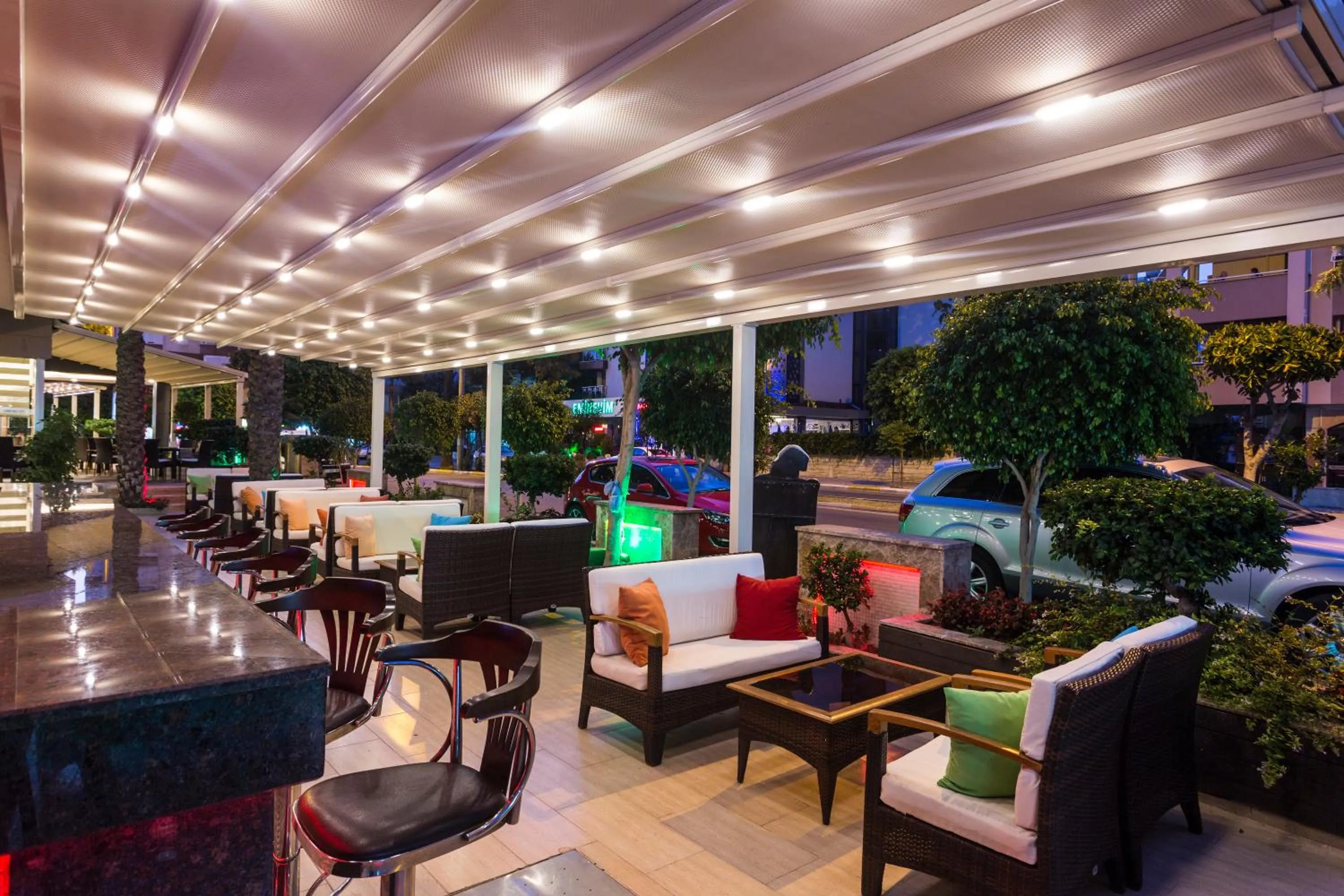 Lounge or bar in Lonicera City Hotel