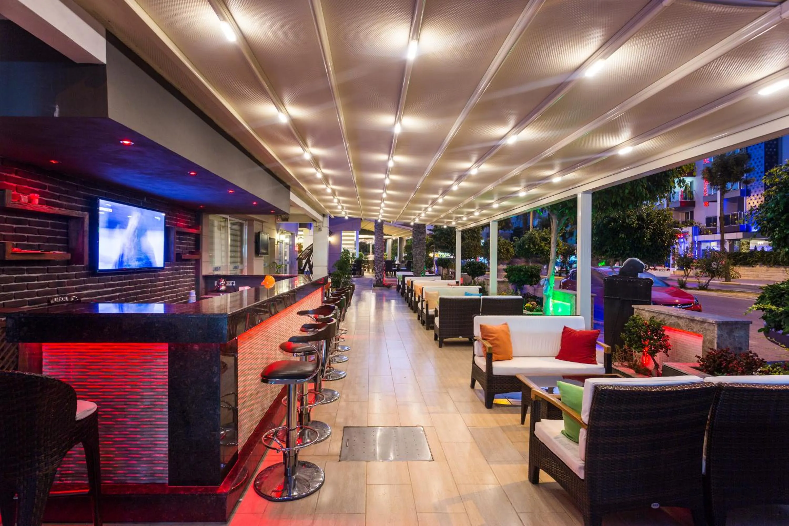 Lounge or bar in Lonicera City Hotel