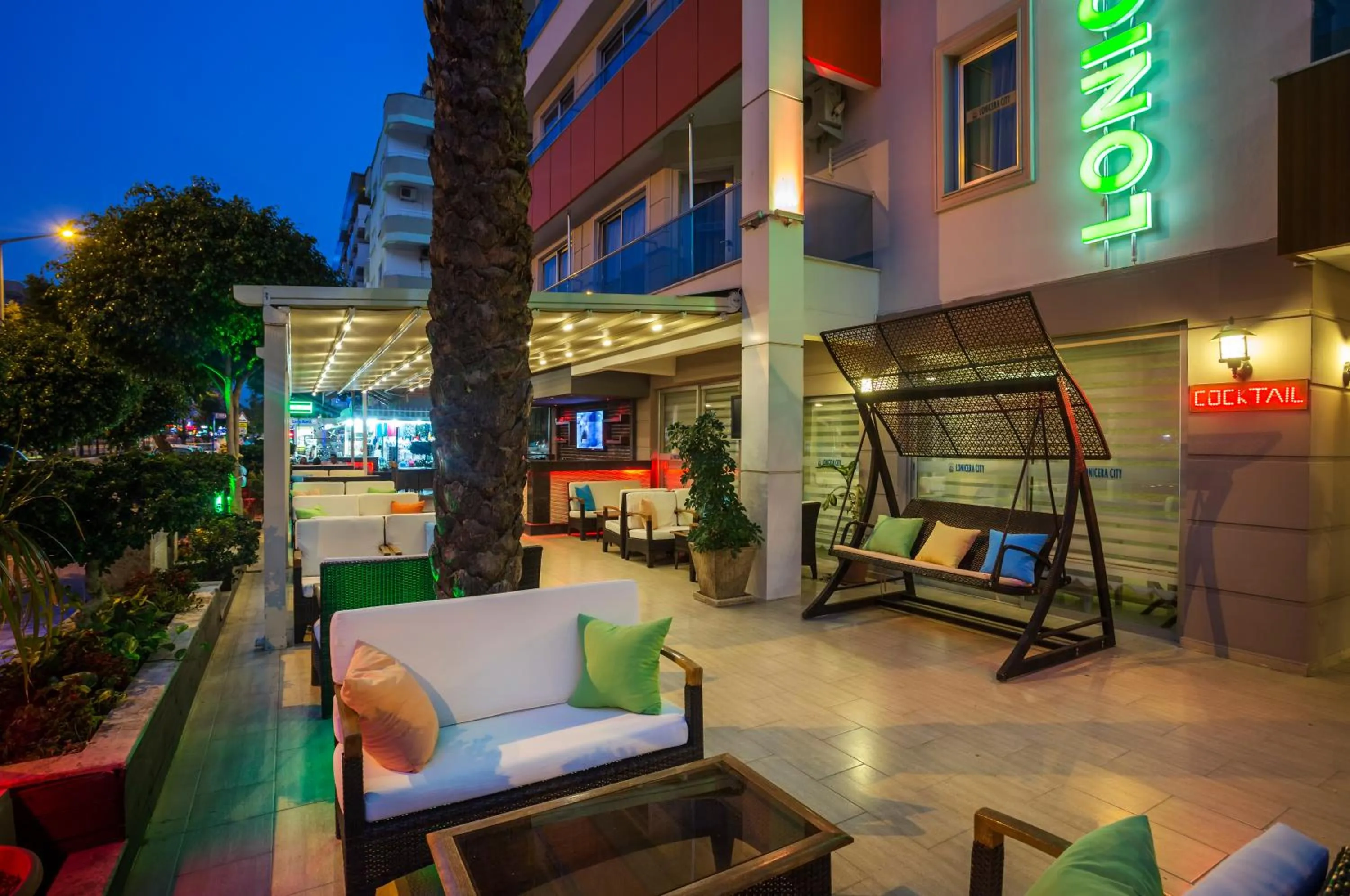 Lounge or bar in Lonicera City Hotel