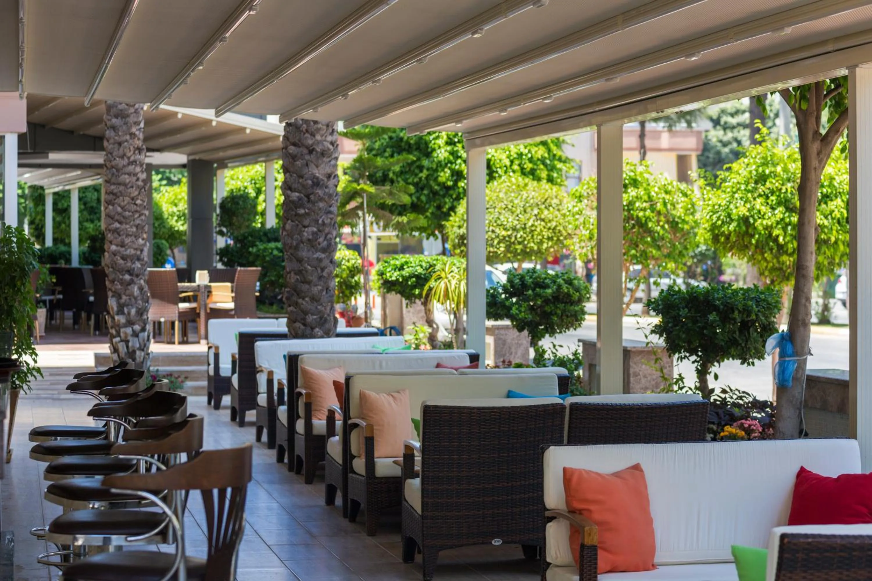 Lounge or bar in Lonicera City Hotel