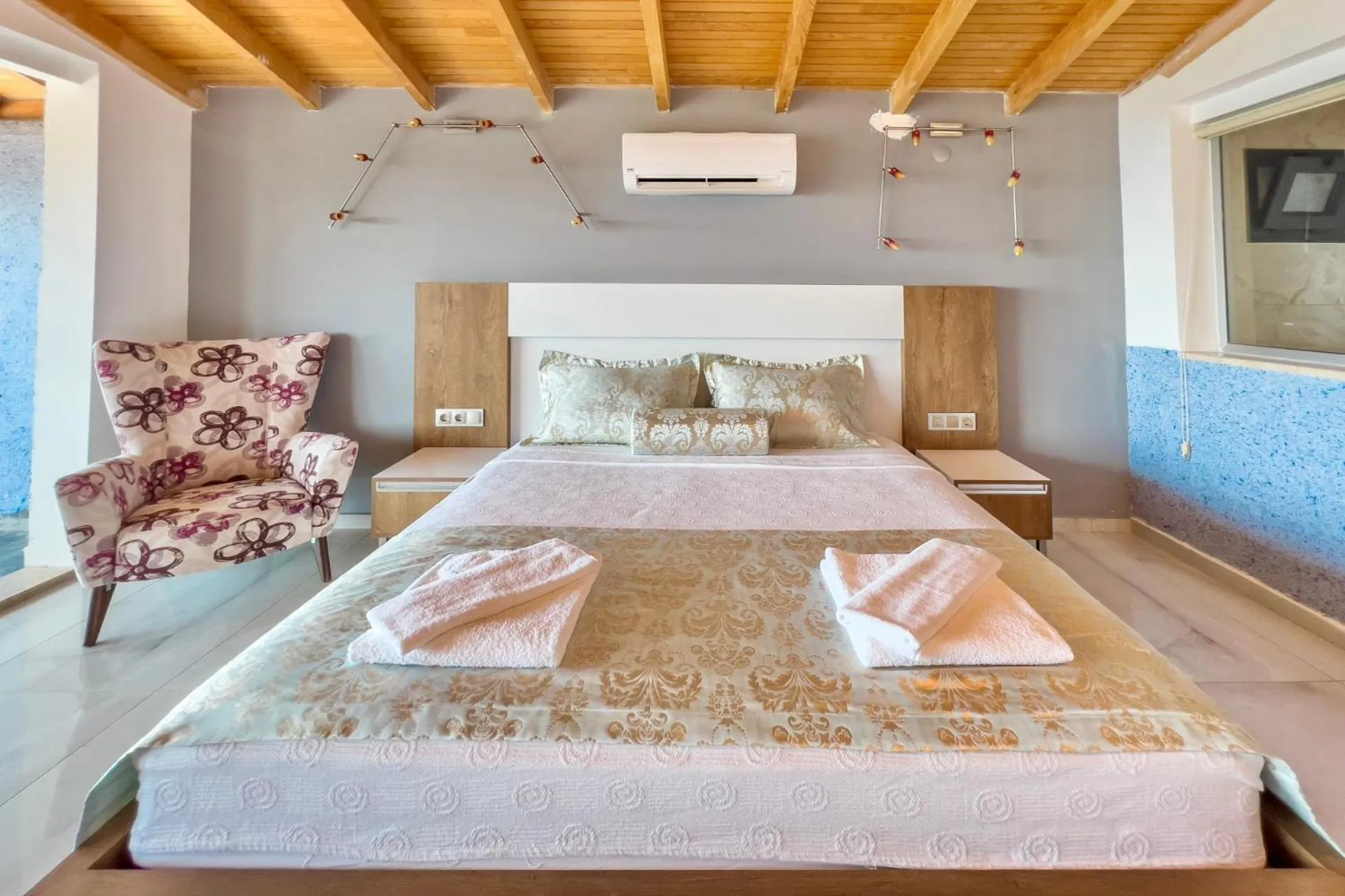 Bed in Stonehillkaş