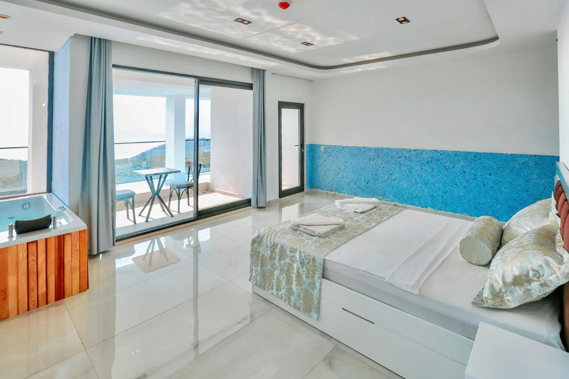 Photo of the whole room, Bed in Stonehillkaş