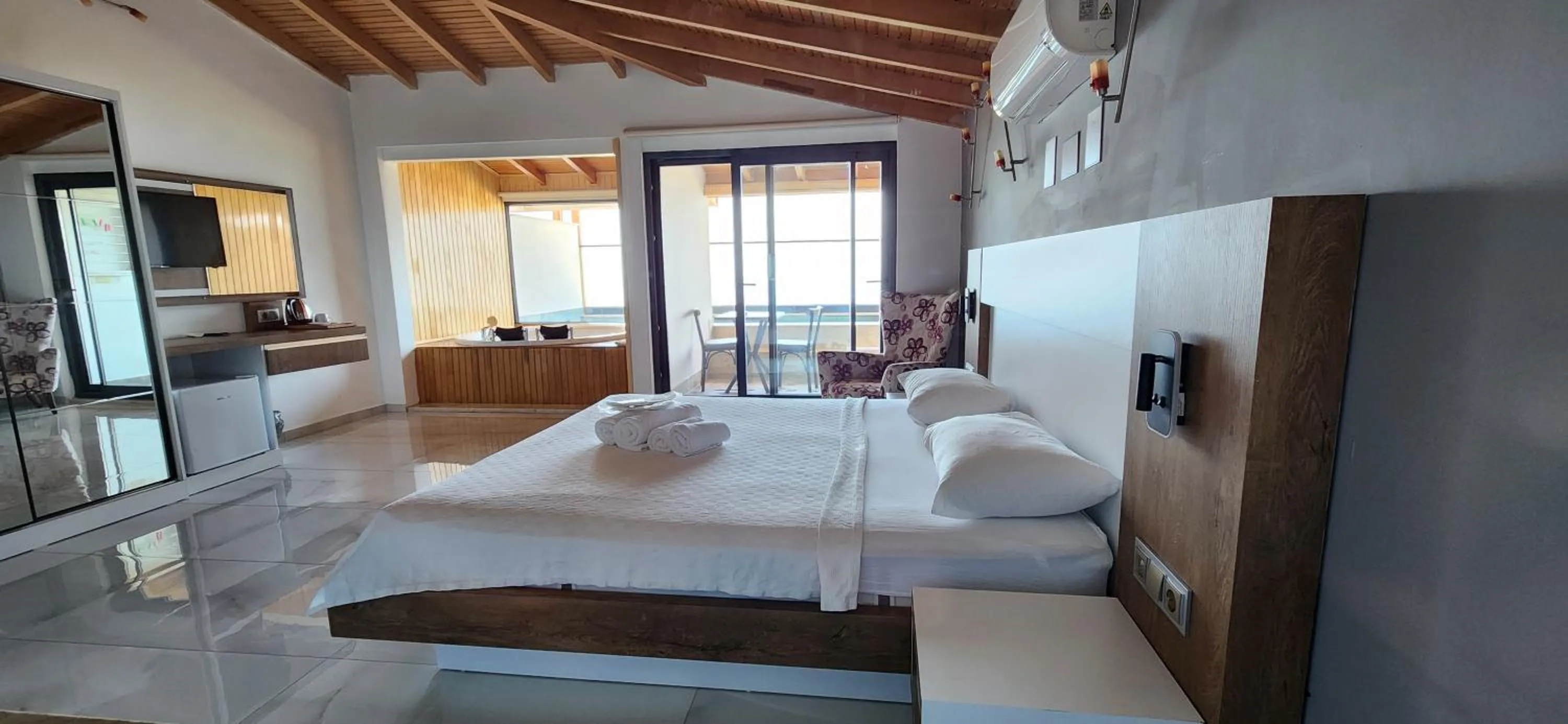 Bed in Stonehillkaş