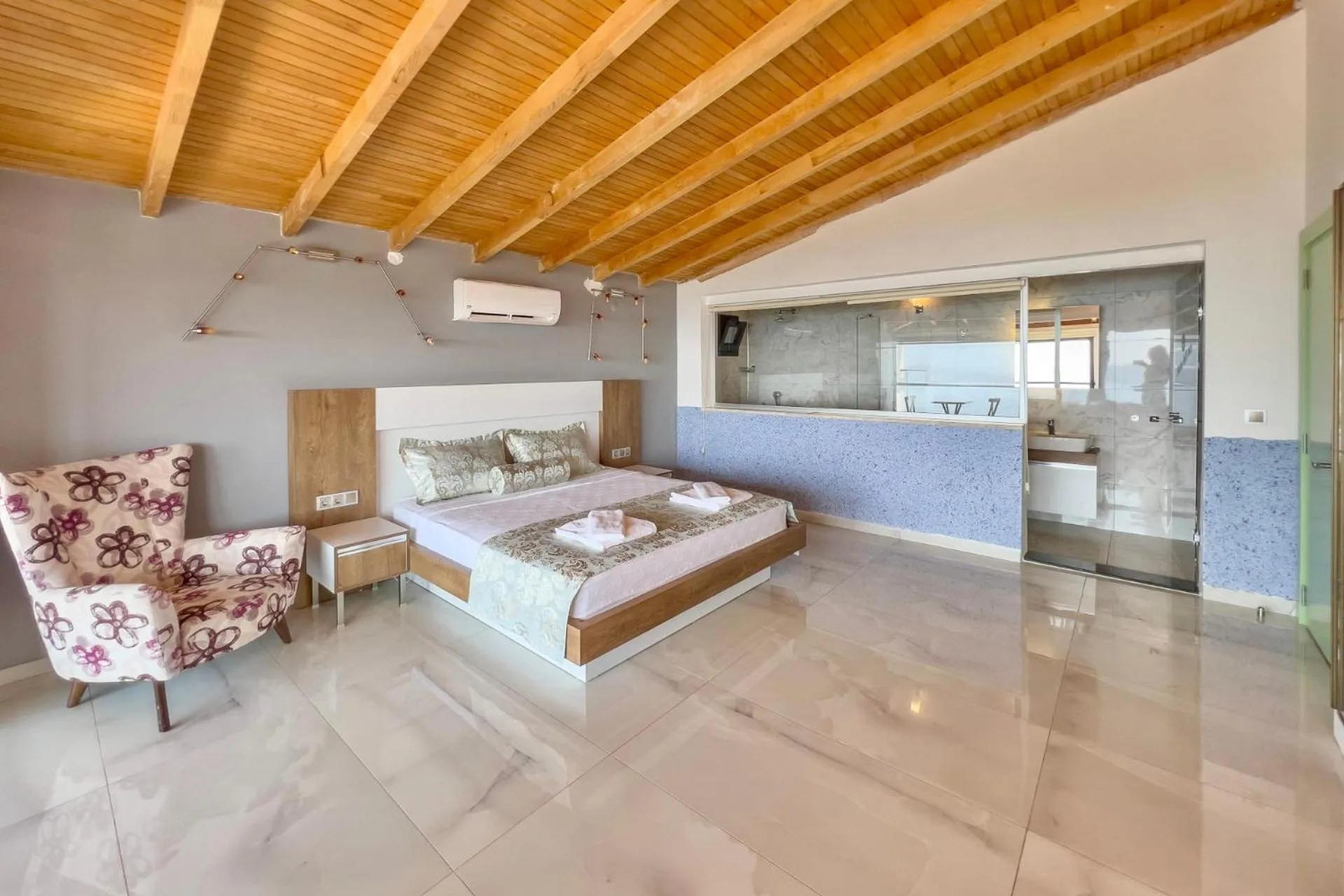 Bed in Stonehillkaş