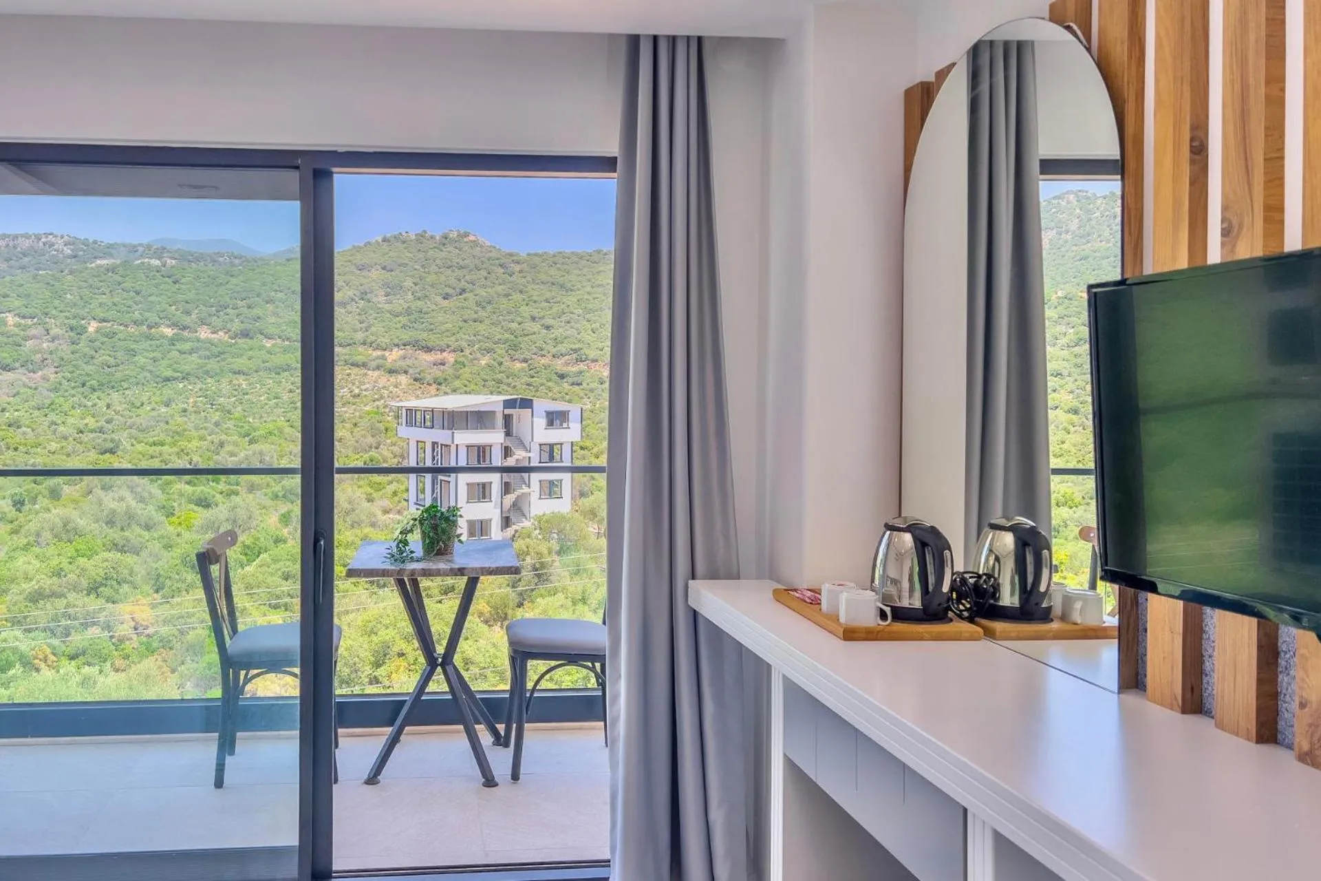 TV and multimedia in Stonehillkaş