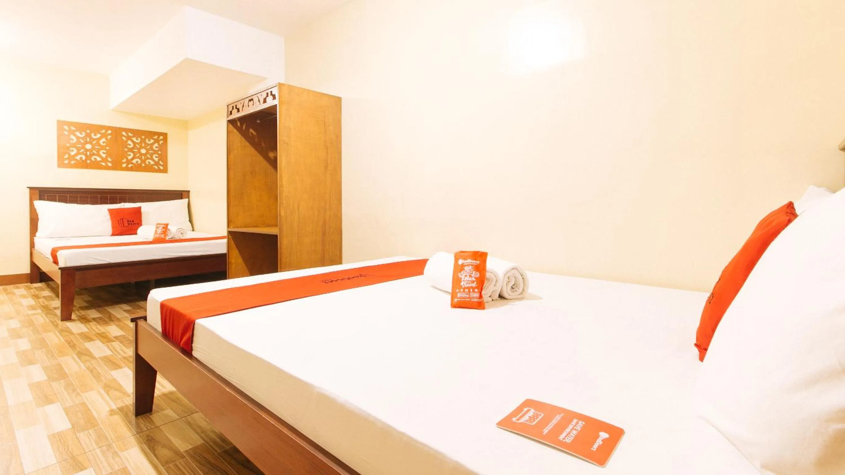 Photo of the whole room, Bed in RedDoorz near PNR Espana Station