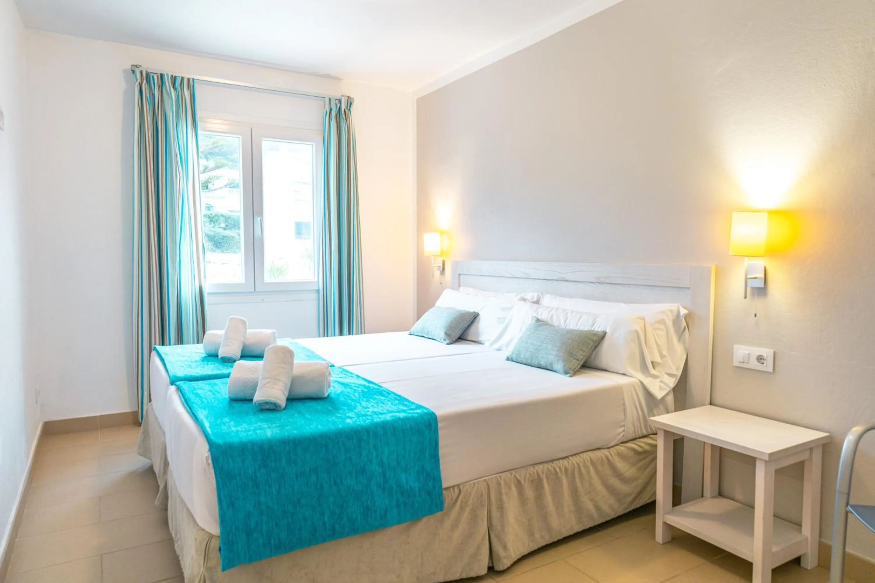 Bedroom, Bed in Seth Mestral & Llebeig