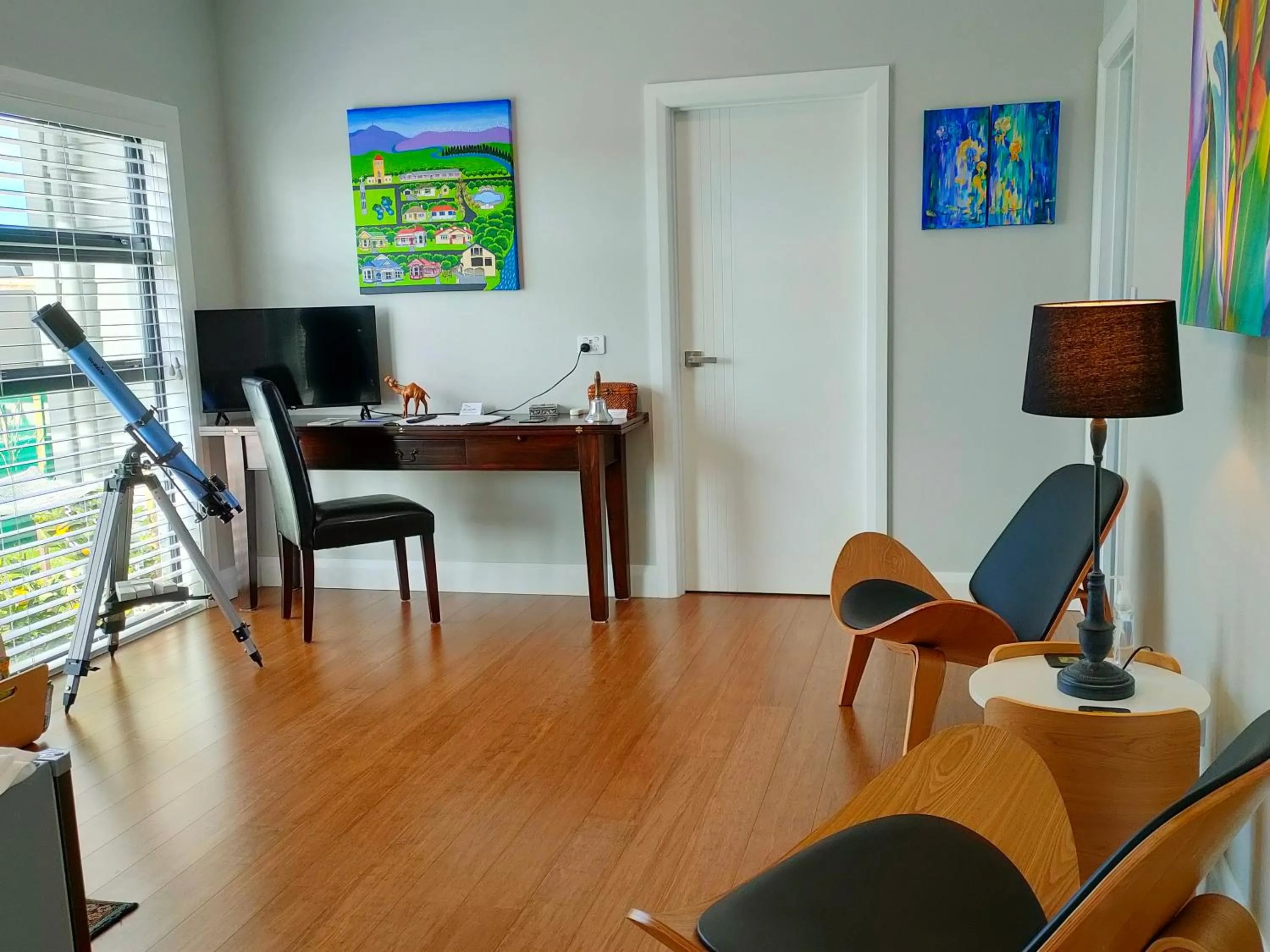 Facade/entrance, TV/Entertainment Center in Stay Taupo