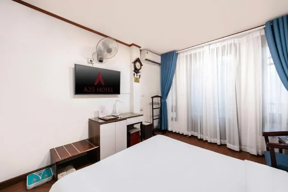 Deluxe Room in A25 Hotel - 26 Hàng Nón Deluxe Room in A25 Hotel - 26 Hàng Nón