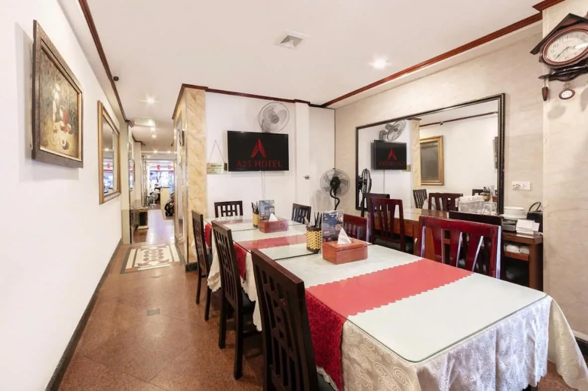Restaurant/places to eat in A25 Hotel - 26 Hàng Nón