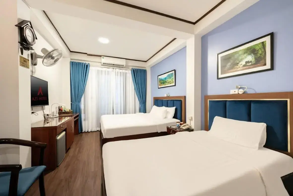 Suite with City View in A25 Hotel - 26 Hàng Nón Suite with City View in A25 Hotel - 26 Hàng Nón