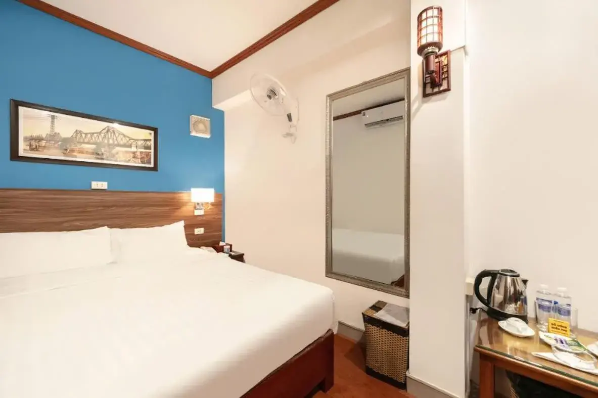 Standard Double Room in A25 Hotel - 26 Hàng Nón Standard Double Room in A25 Hotel - 26 Hàng Nón