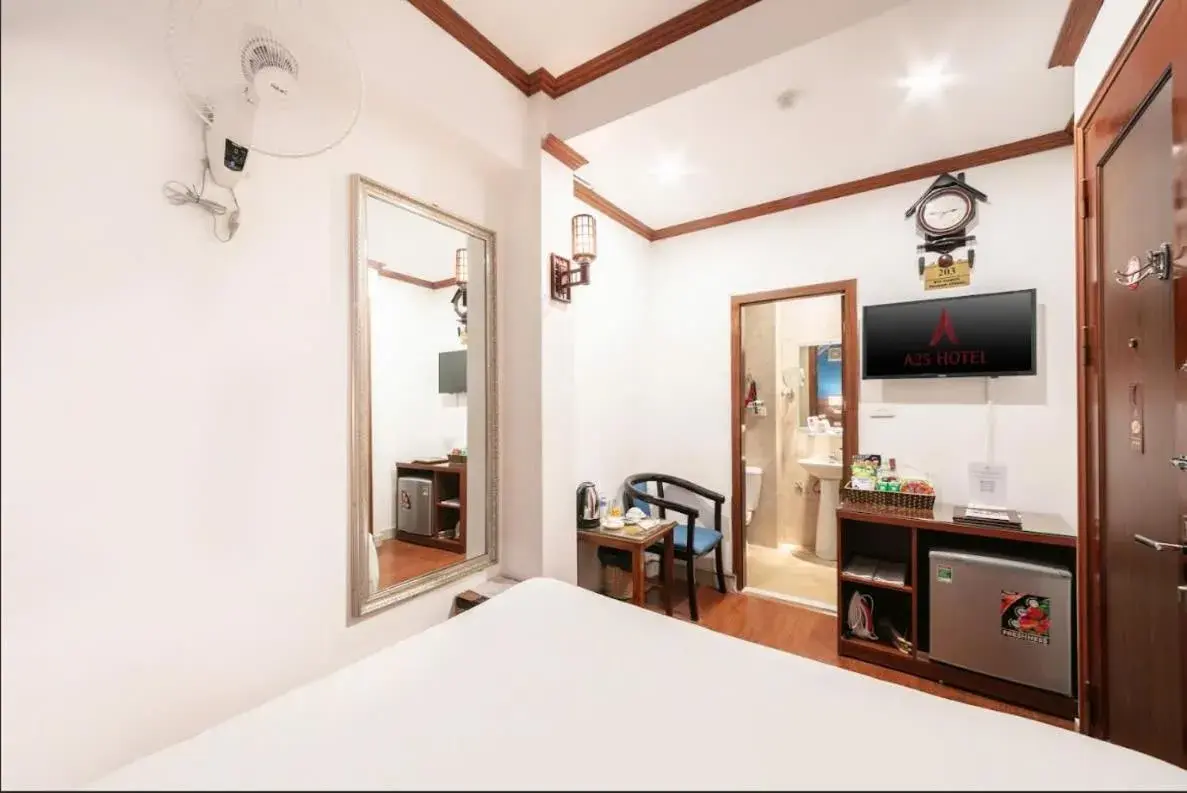 Standard Double Room in A25 Hotel - 26 Hàng Nón Standard Double Room in A25 Hotel - 26 Hàng Nón