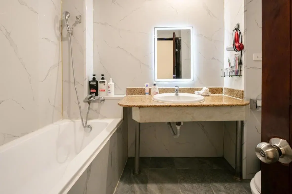 Bathroom in A25 Hotel - 26 Hàng Nón