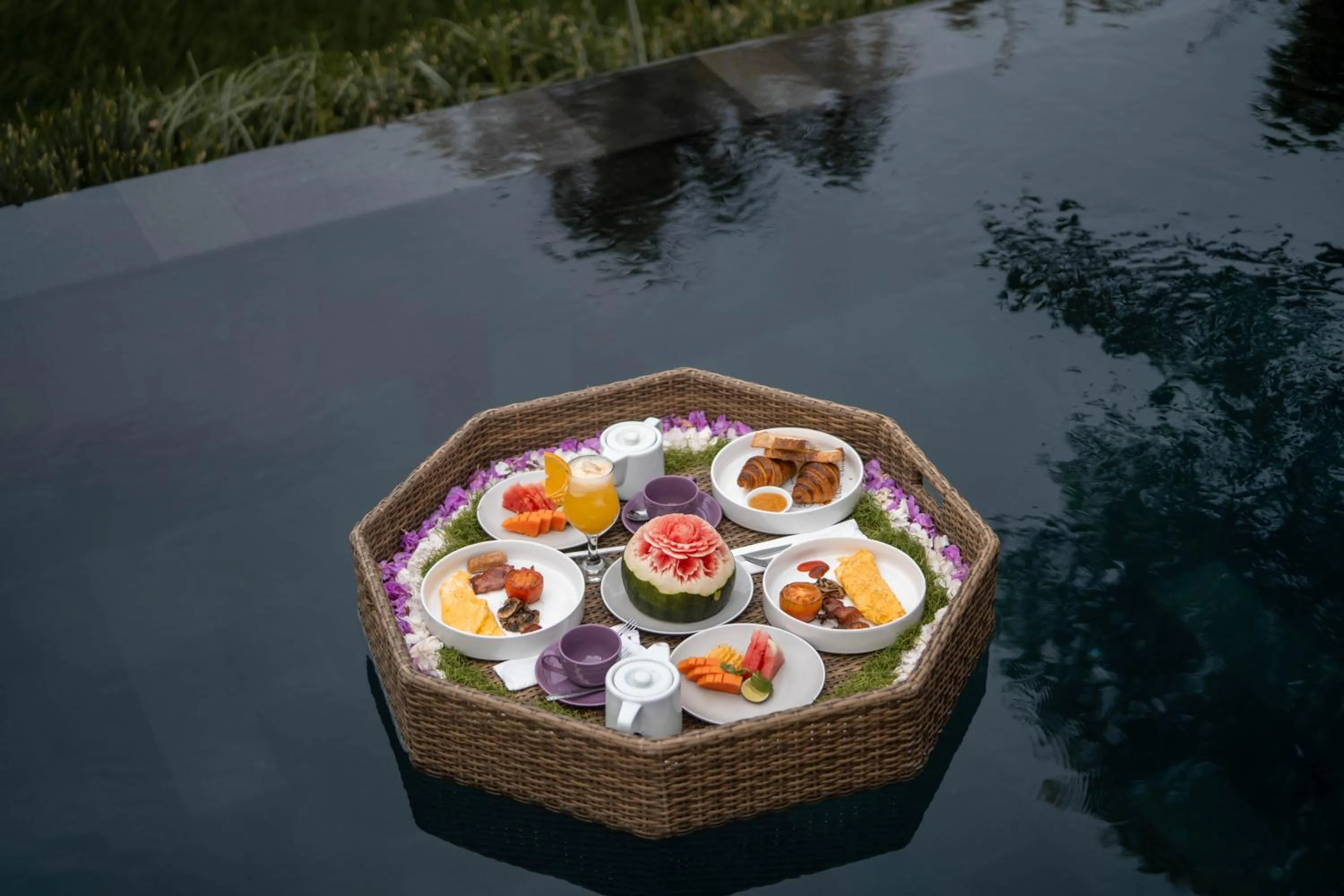 Breakfast in The Sender Pool Suites