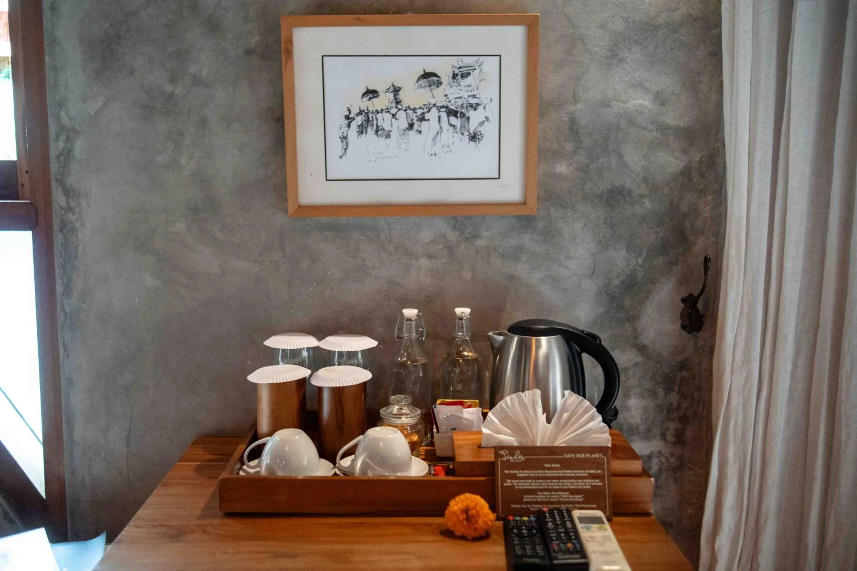 Coffee/tea facilities in The Sender Pool Suites