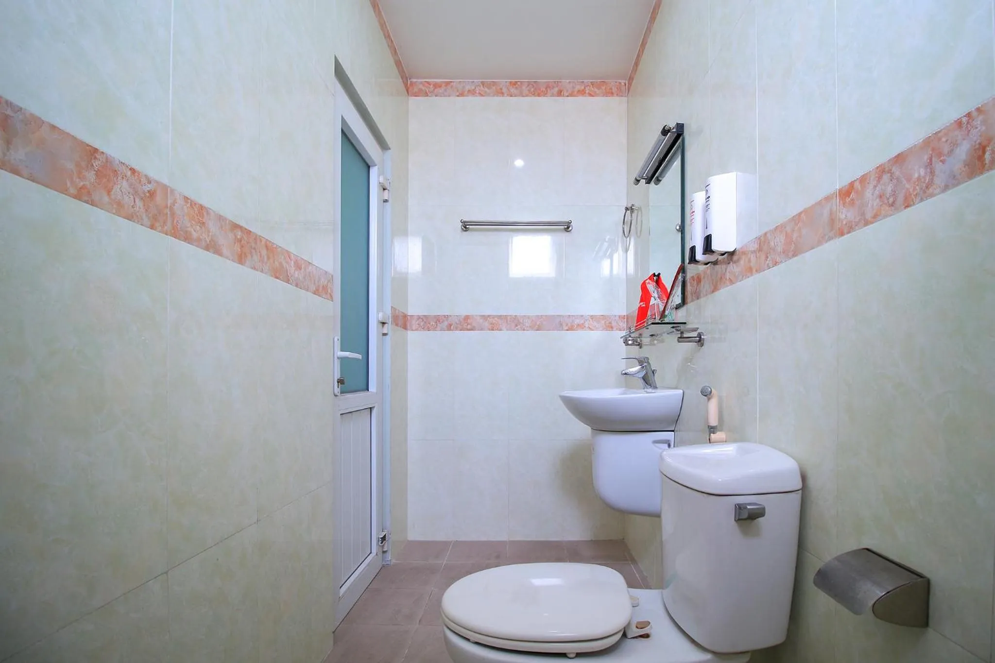 Bathroom in Chin Sao Hotel Nguyen Thi Thap