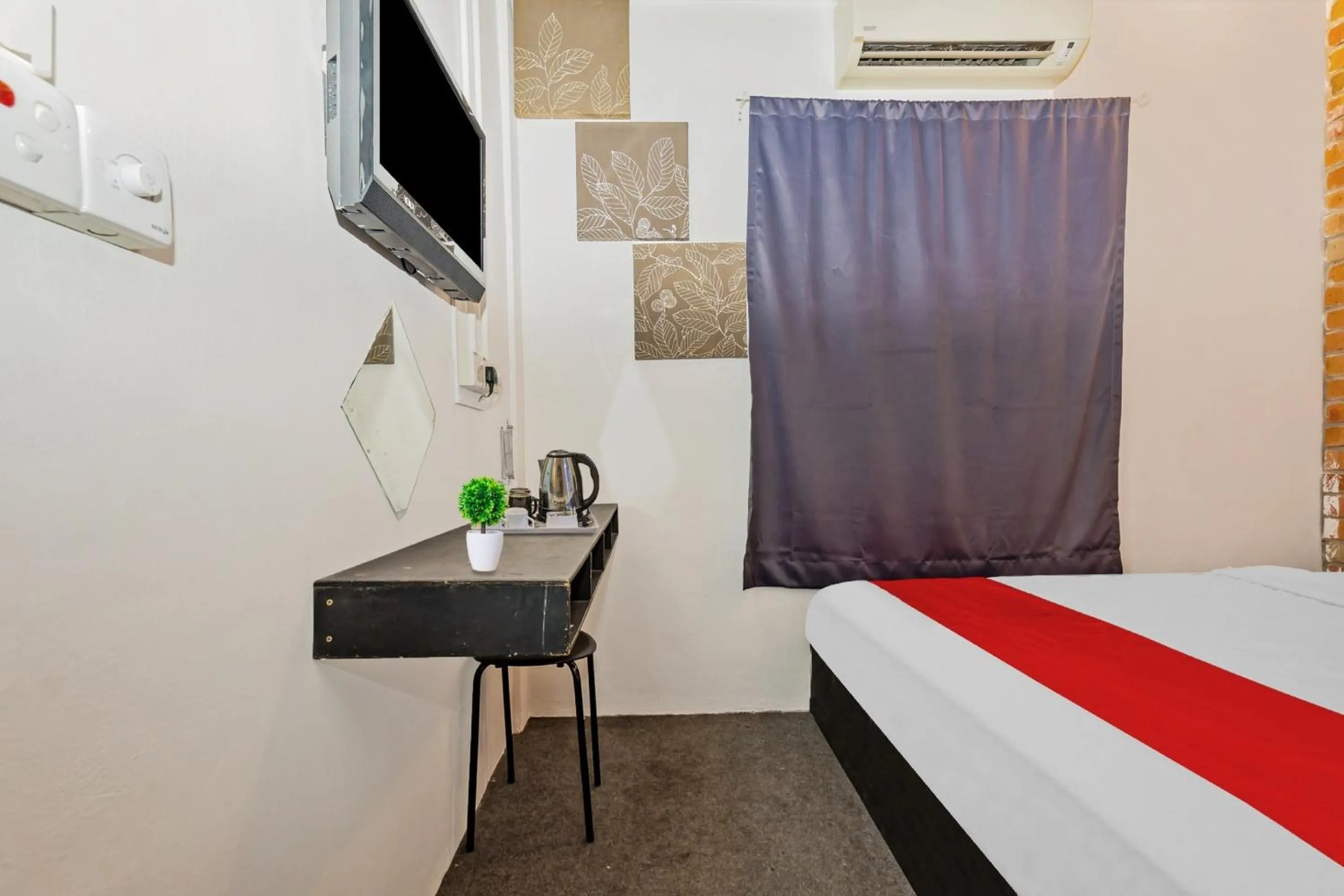 Bedroom, Bed in Hotel O Zzz Hotel