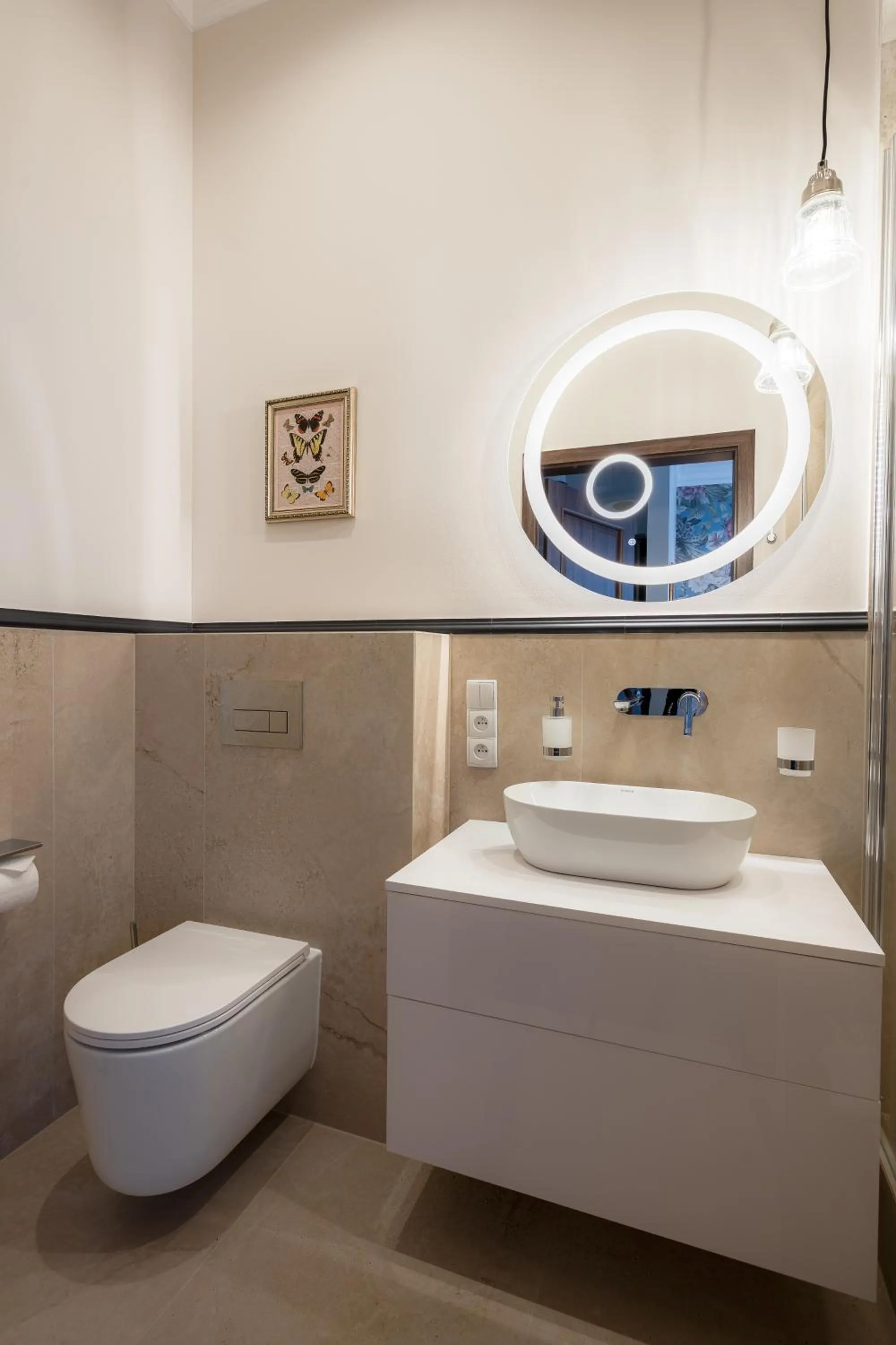 Shower in Piotrkowska 89 Residence