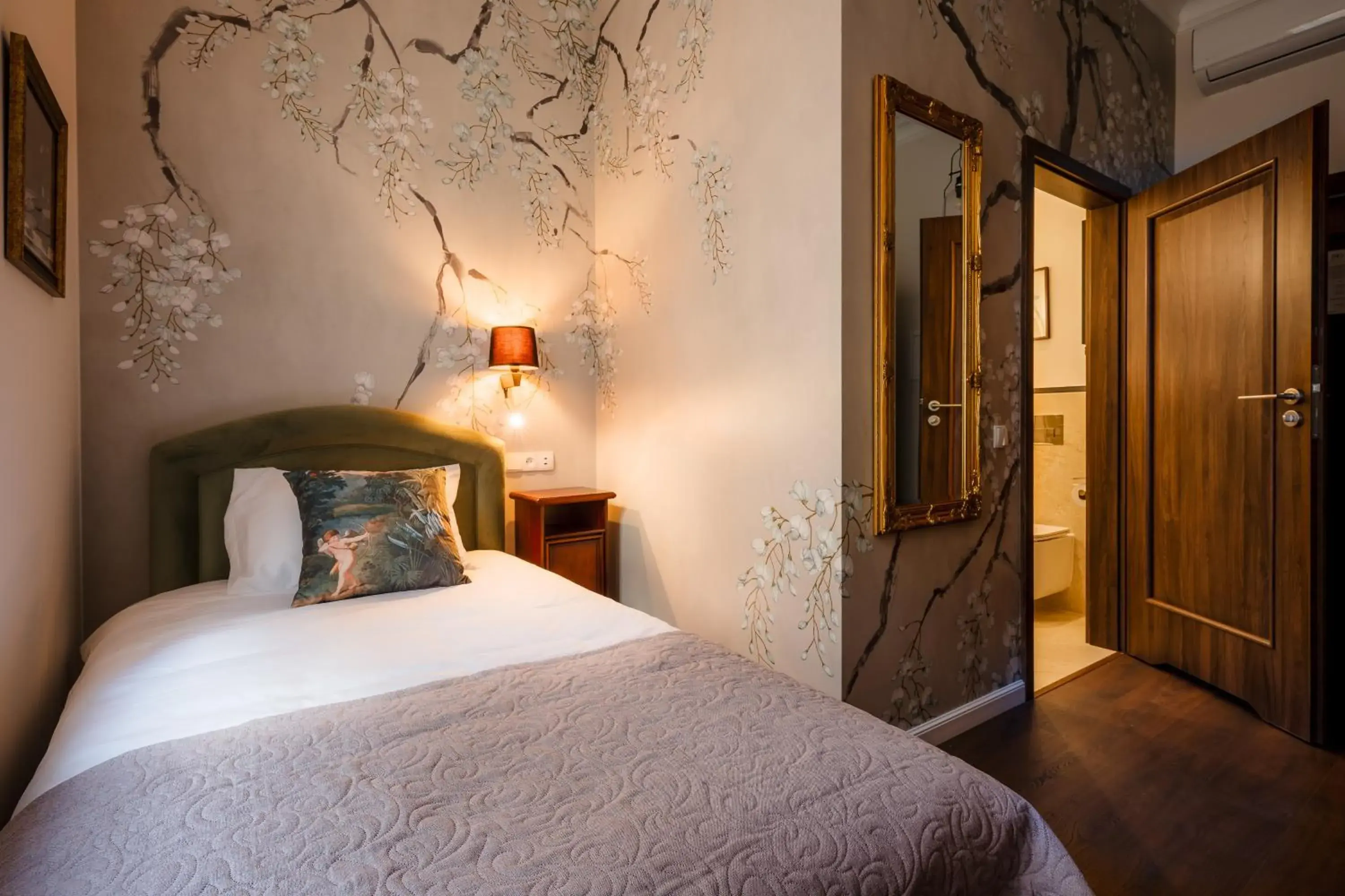 Superior Single Room - single occupancy in Piotrkowska 89 Residence Superior Single Room - single occupancy in Piotrkowska 89 Residence