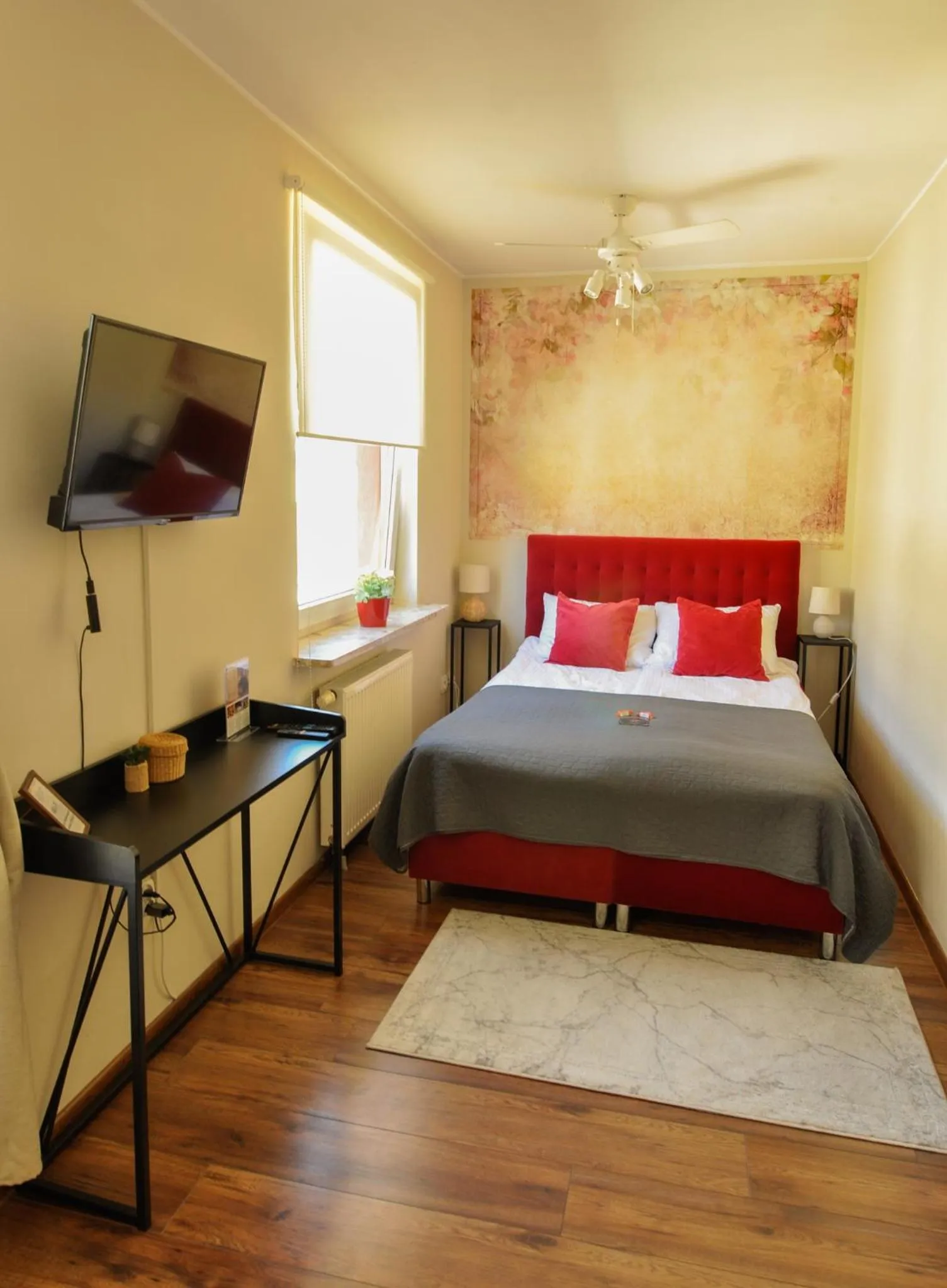 TV and multimedia, Bed in Piotrkowska 89 Residence