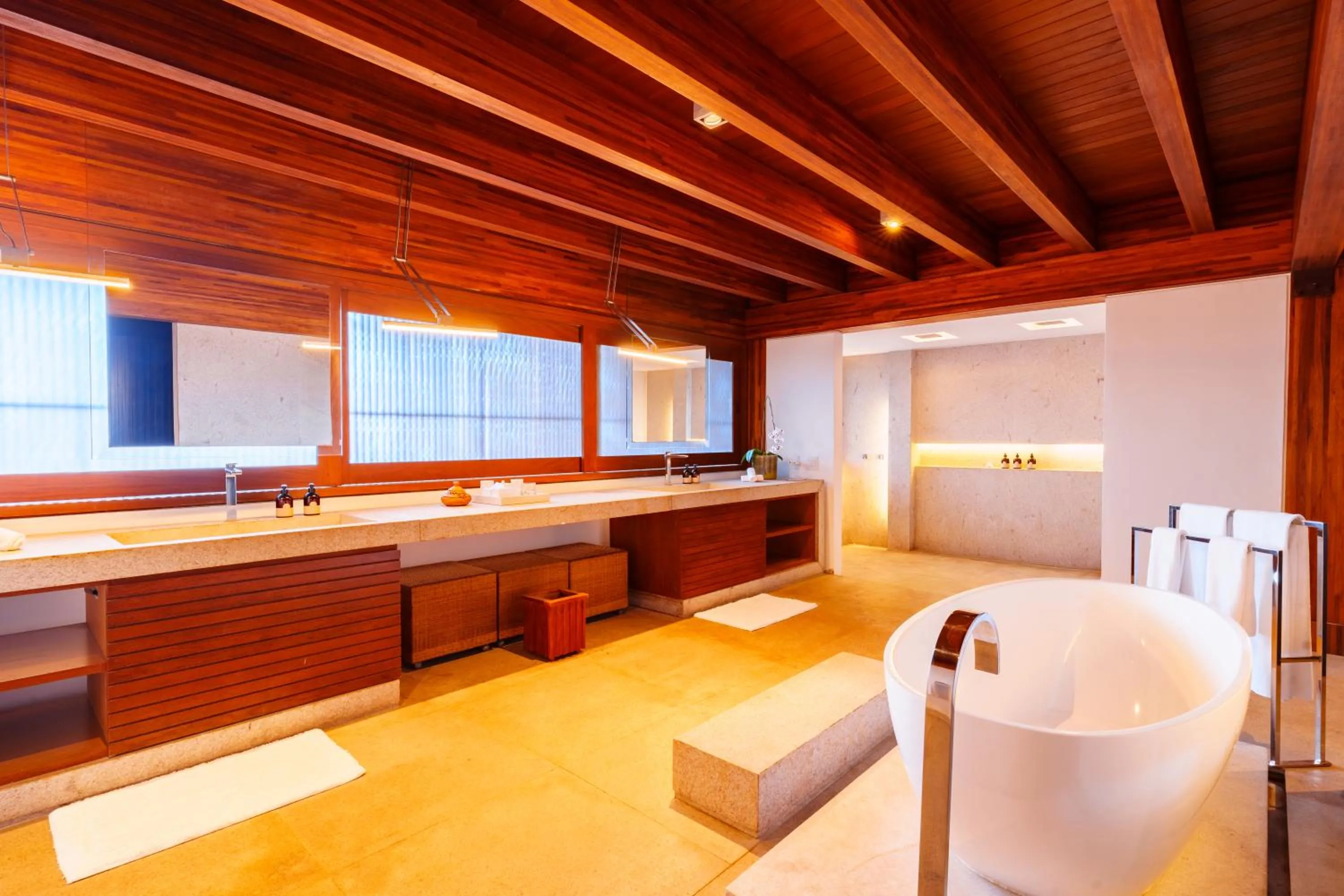 Bath in Zendaya Resort Beach Sport & Spa