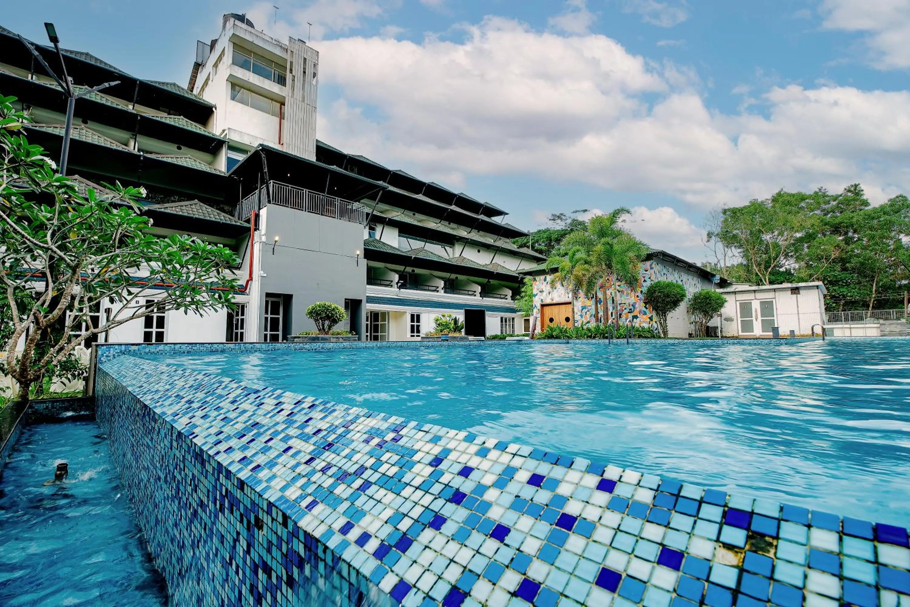 Swimming pool in Avoki Resorts
